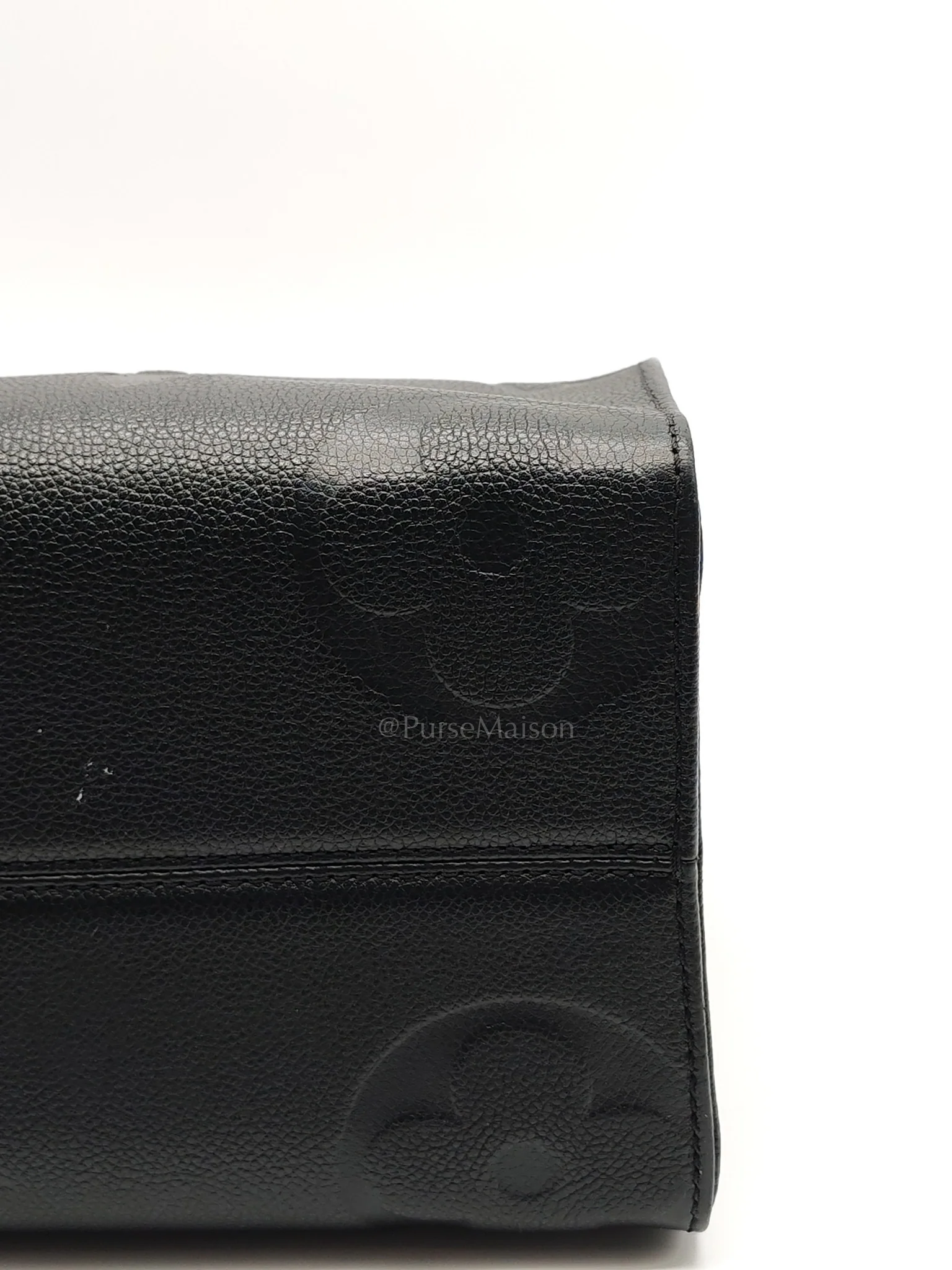 Louis Vuitton OnTheGo (OTG) MM in Black Monogram Empreinte Leather & Gold Hardware Microchip - Image 11