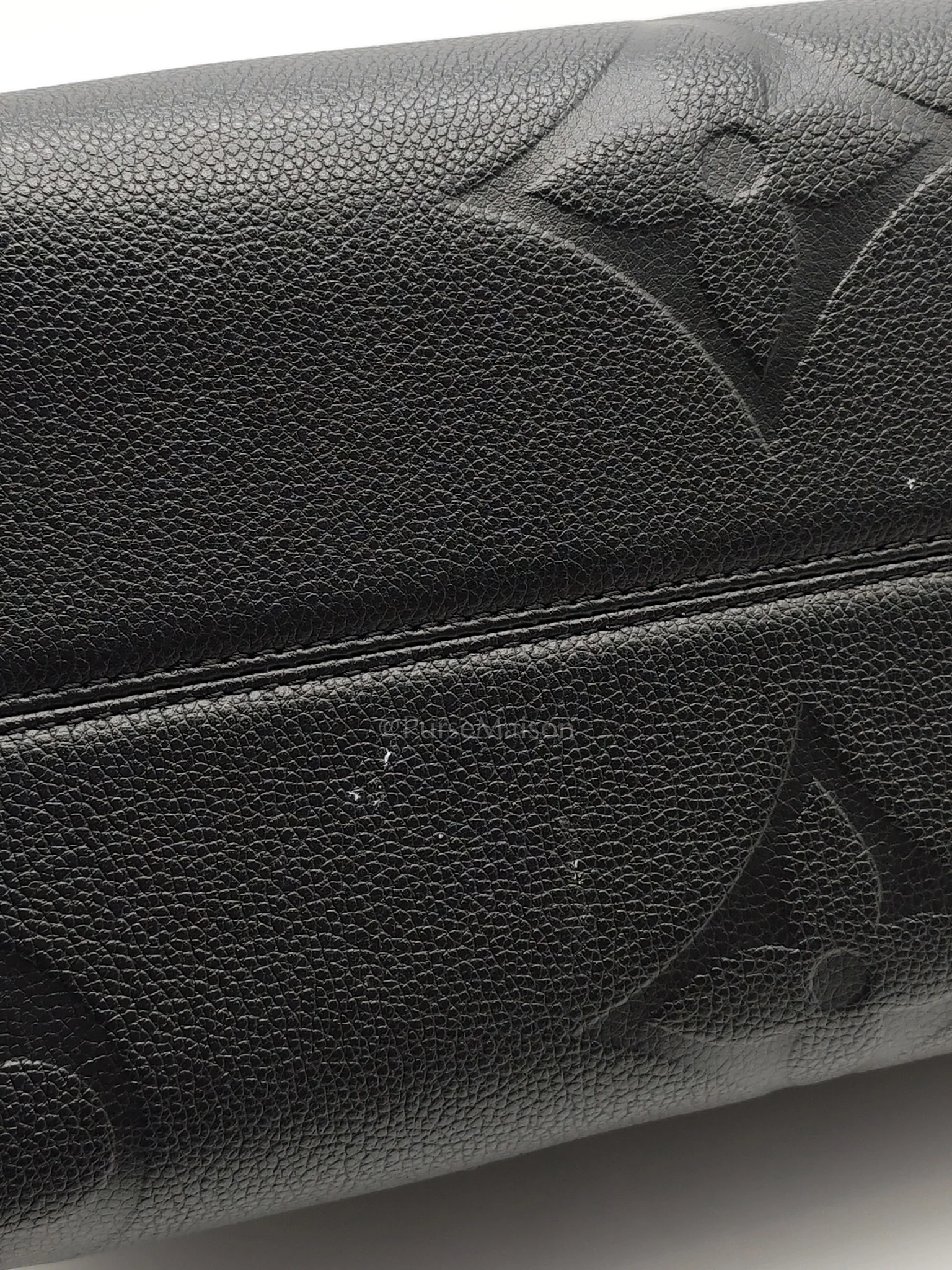 Louis Vuitton OnTheGo (OTG) MM in Black Monogram Empreinte Leather & Gold Hardware Microchip - Image 17