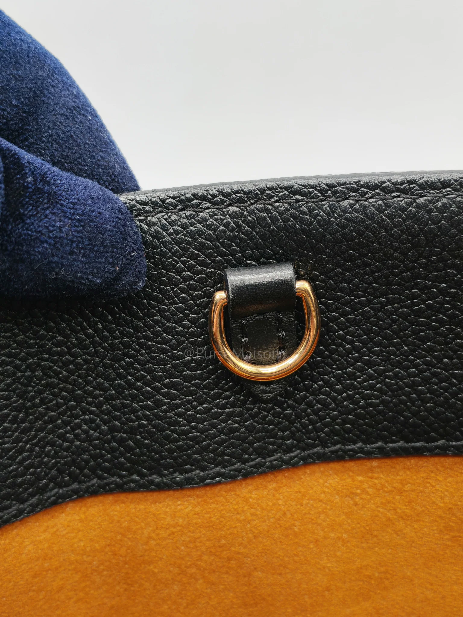 Louis Vuitton OnTheGo (OTG) MM in Black Monogram Empreinte Leather & Gold Hardware Microchip - Image 27