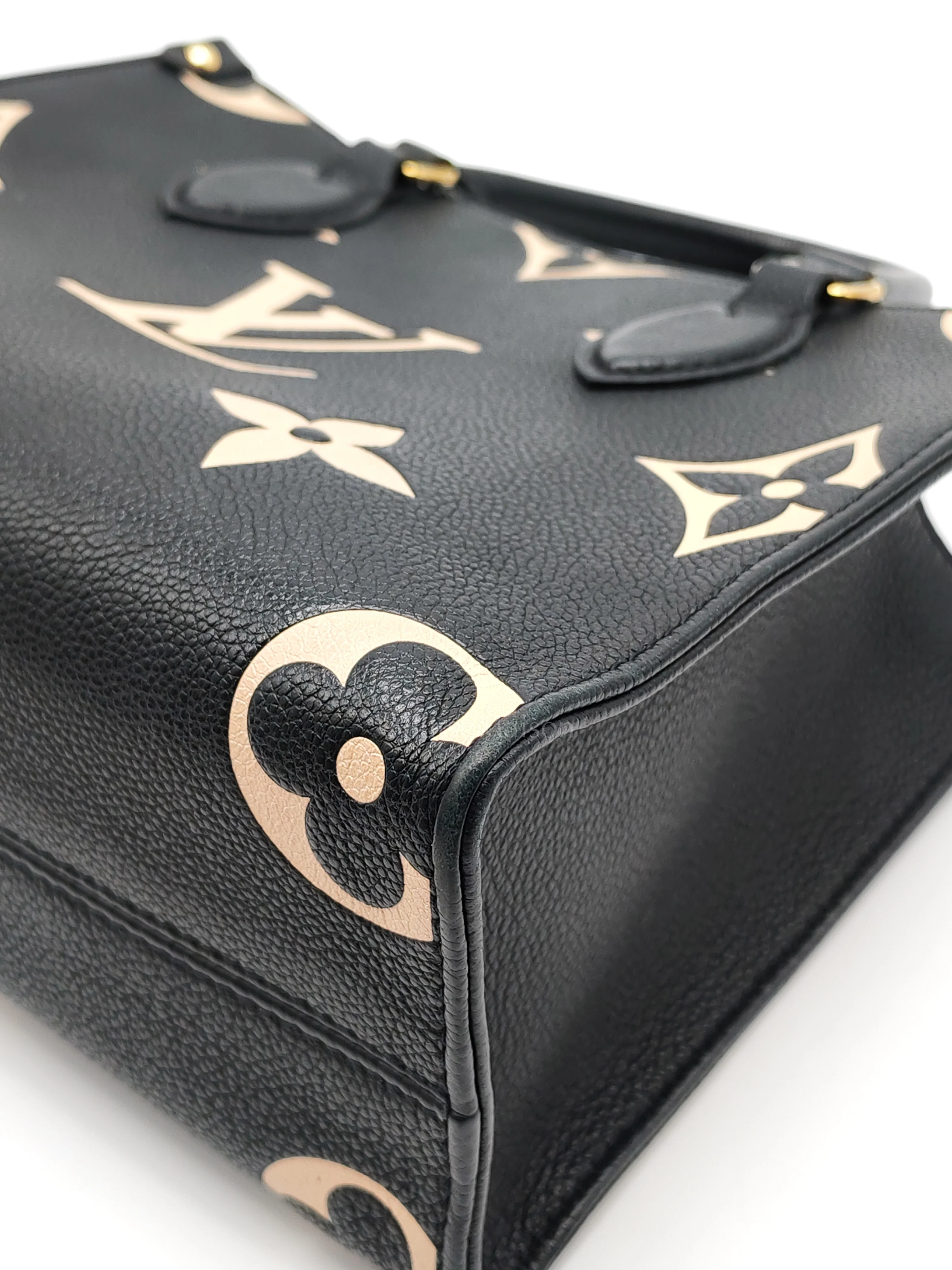 Louis Vuitton OnTheGo (OTG) PM in Bicolor Black/Creme Monogram Giant Empreinte & Gold Hardware Microchip - Image 10