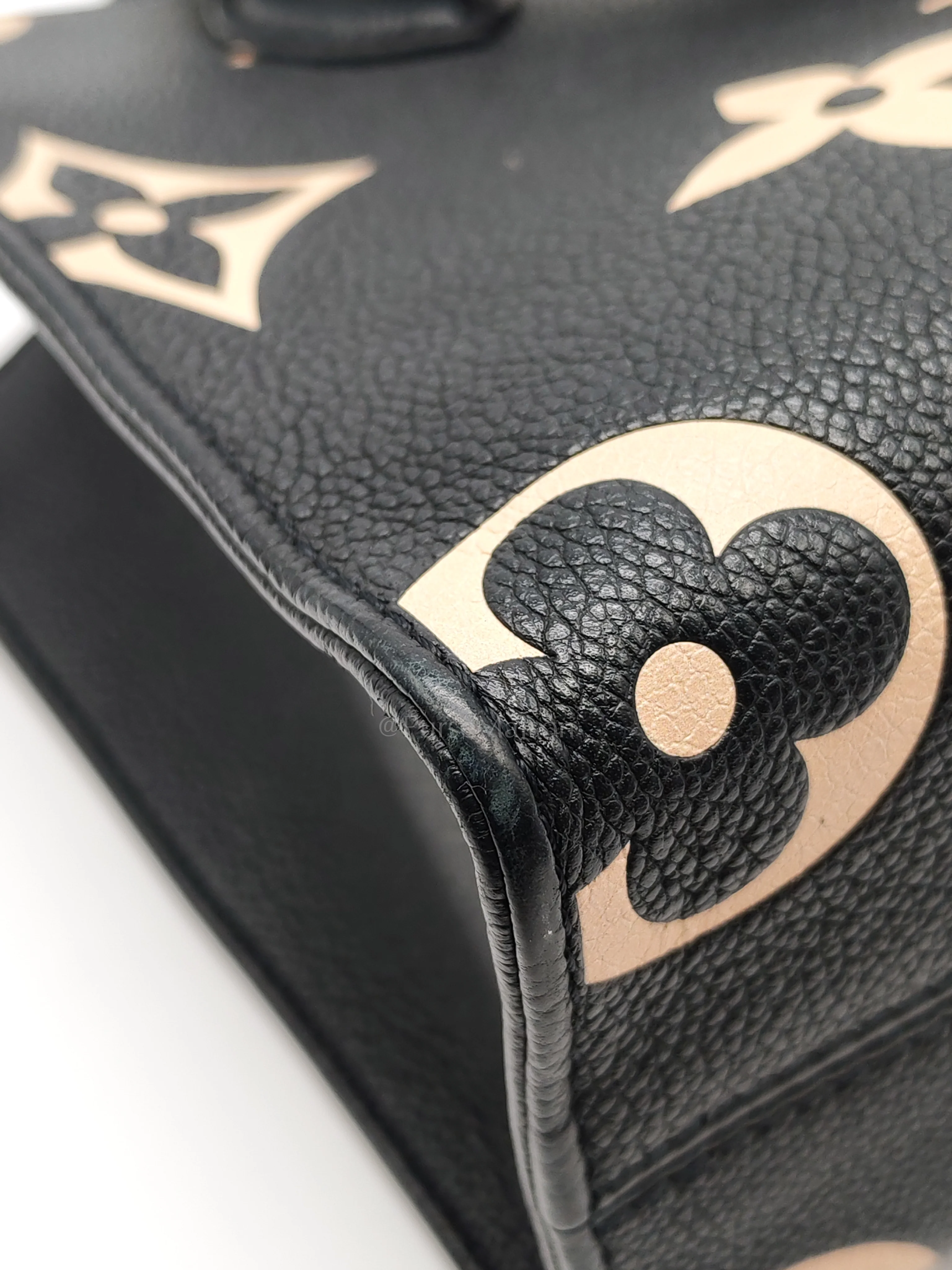 Louis Vuitton OnTheGo (OTG) PM in Bicolor Black/Creme Monogram Giant Empreinte & Gold Hardware Microchip - Image 12