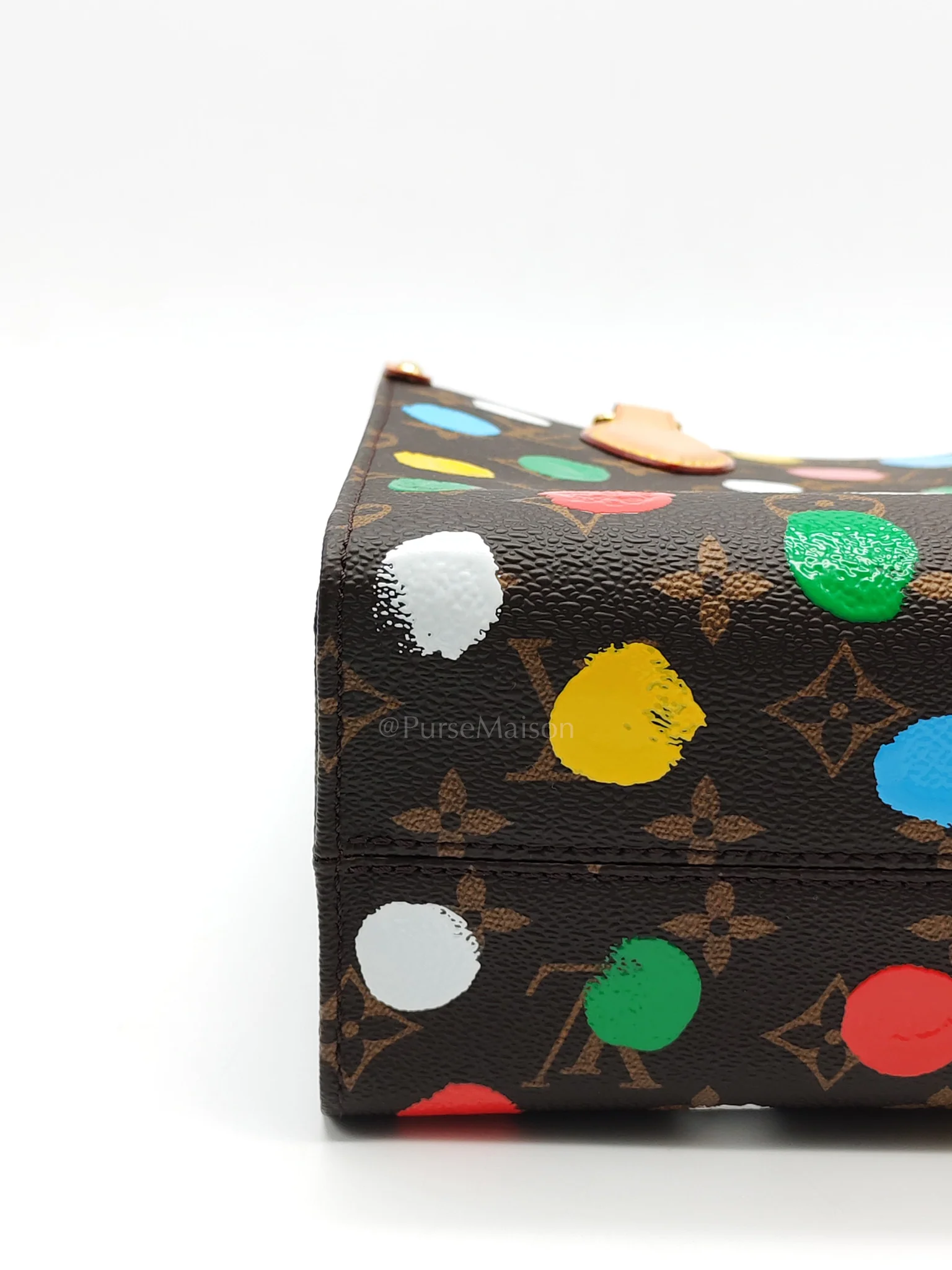 Louis Vuitton OnTheGo (OTG) PM in Yayoi Kusama Monogram Painted Dots Canvas (Microchip) - Image 9