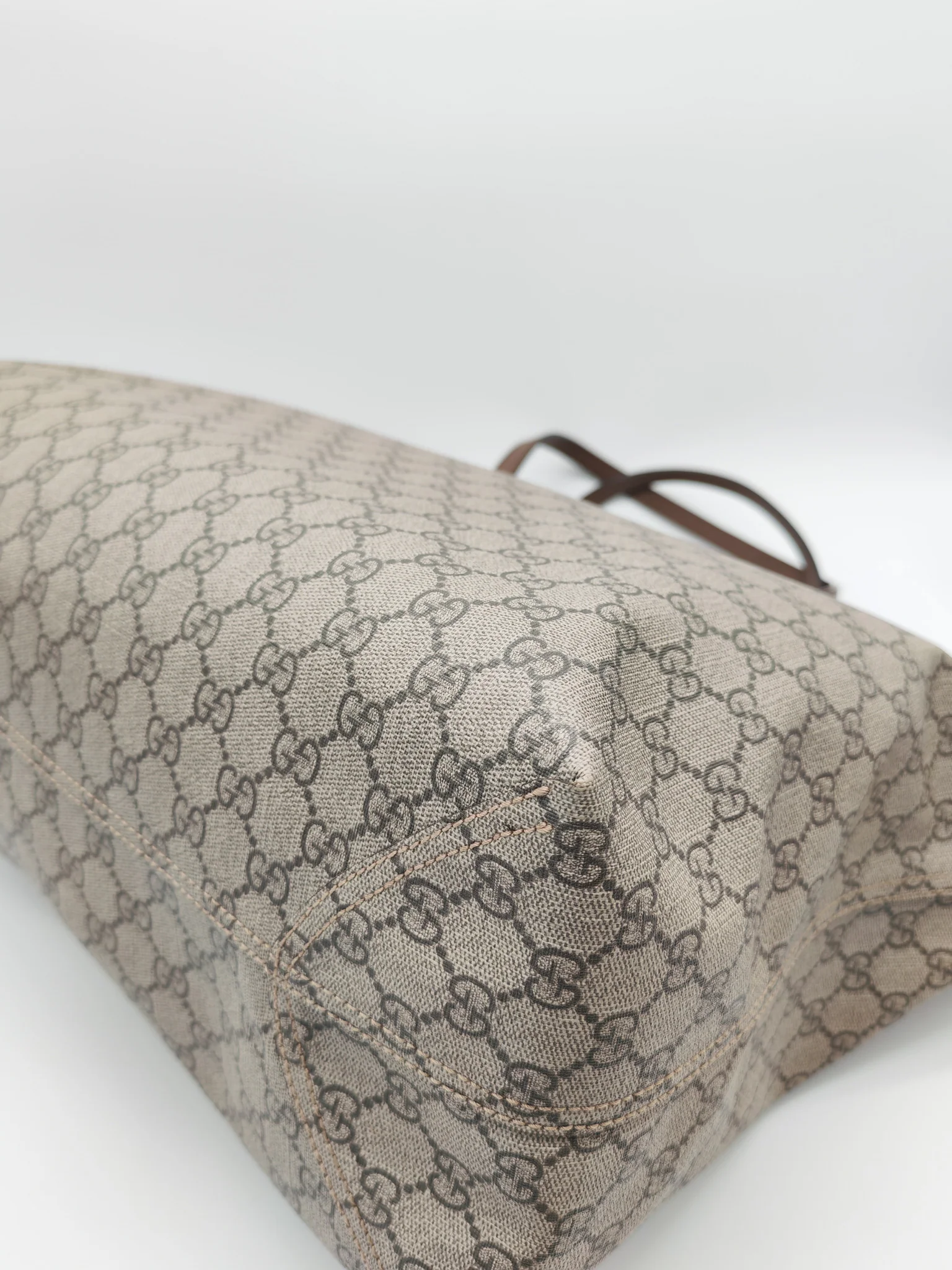 Gucci Ophidia Medium Tote Bag in GG Supreme Monogram Canvas - Image 9
