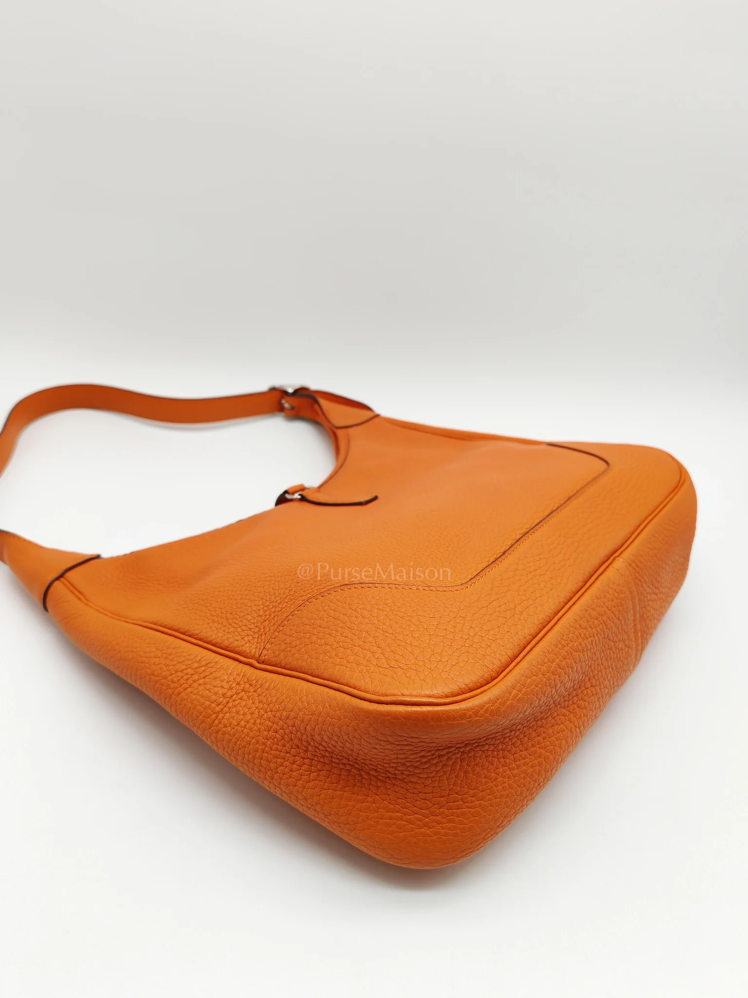 Hermes Orange Clemence Trim Shoulder Bag - Image 10