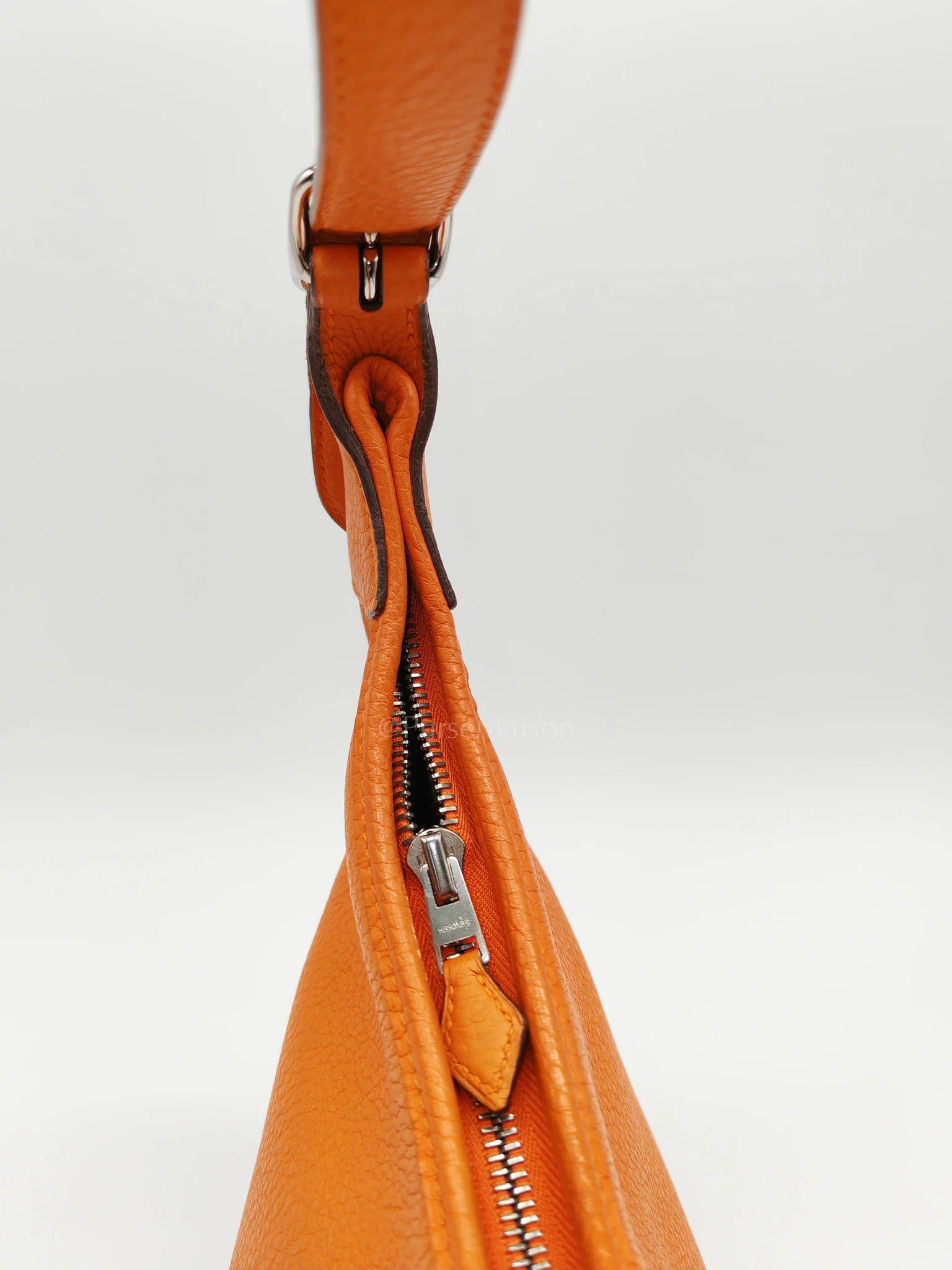 Hermes Orange Clemence Trim Shoulder Bag - Image 21