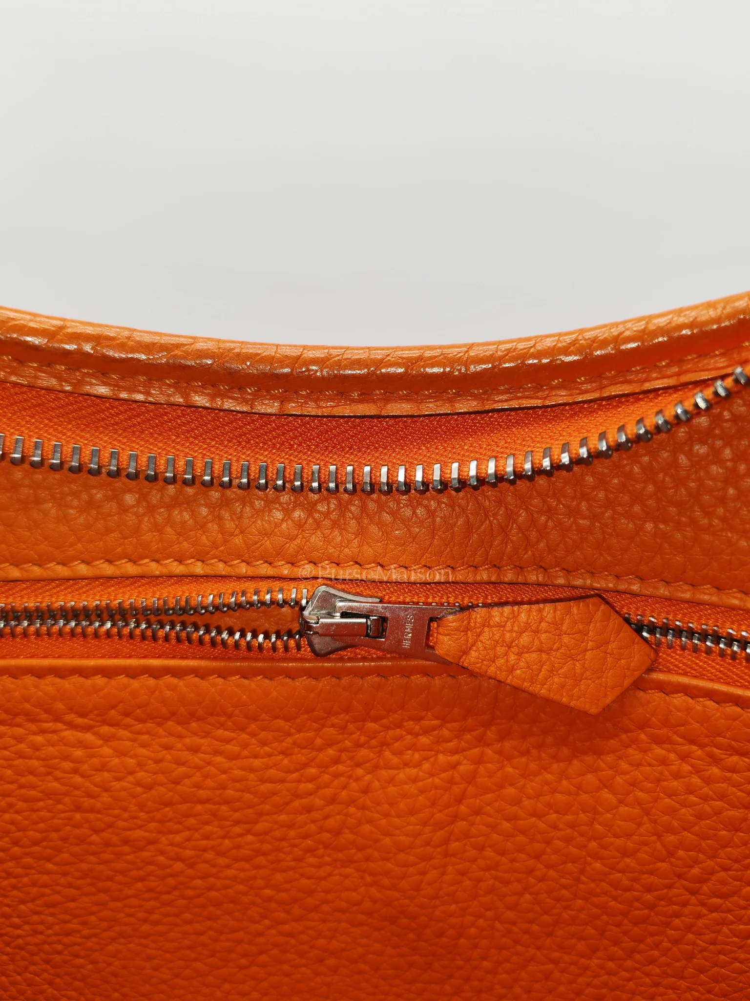 Hermes Orange Clemence Trim Shoulder Bag - Image 23