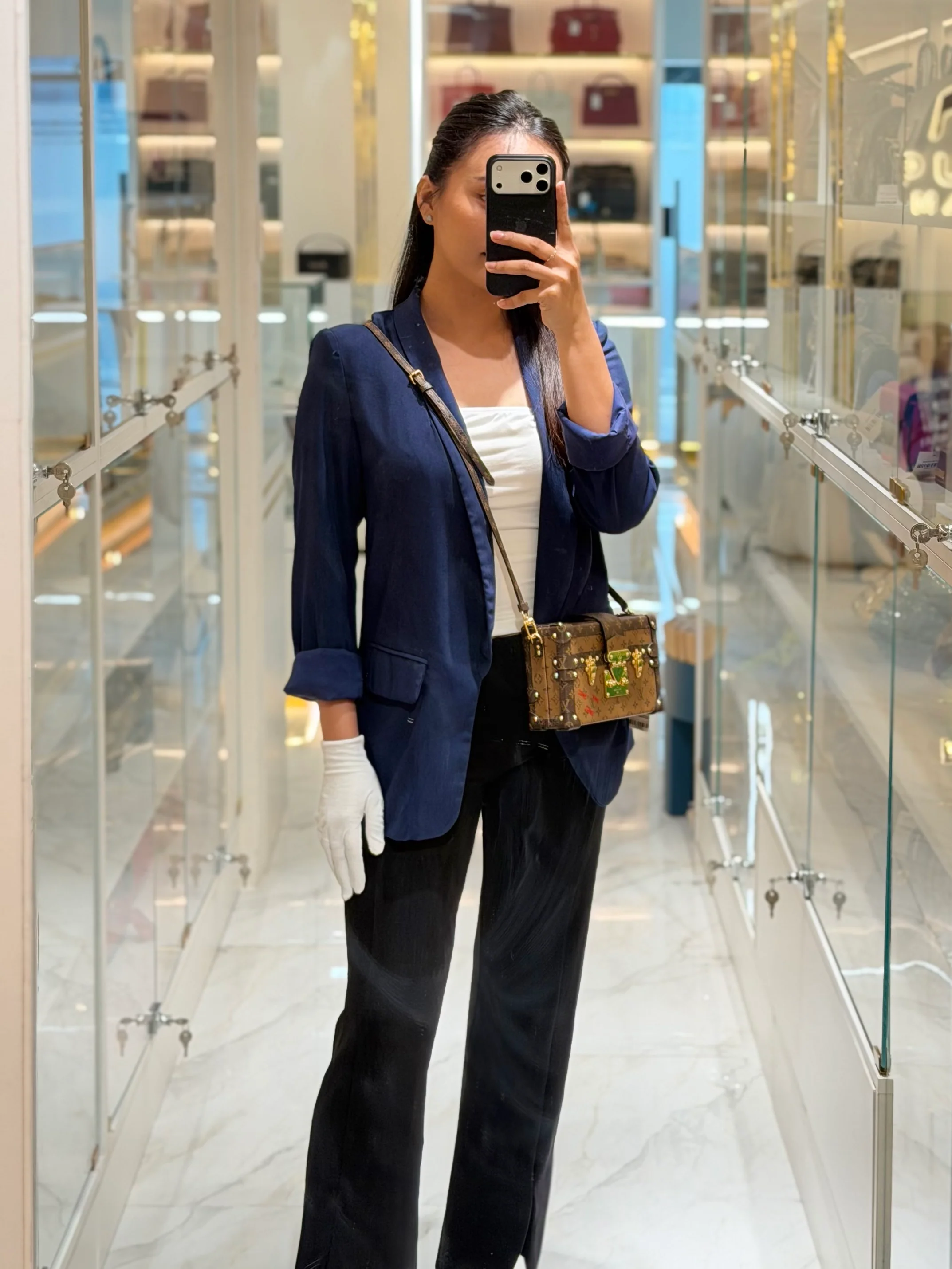 Louis Vuitton Petite Malle Bag in Reverse Monogram Canvas & Gold Hardware Microchip - Image 33