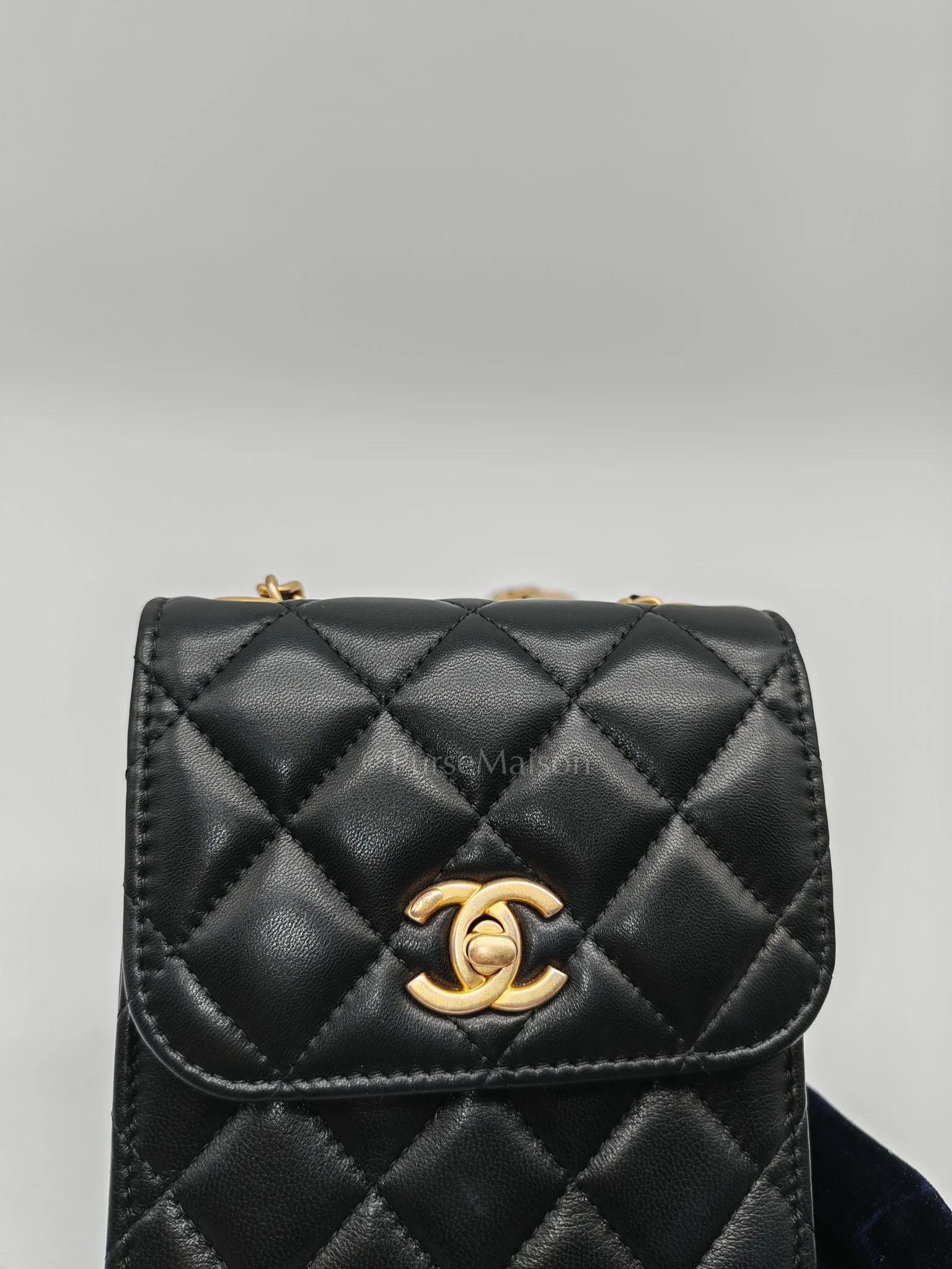 Chanel Phone Holder Pearl Crush Black Lambskin Leather in Aged Gold Hardware (Series 30) - Image 12