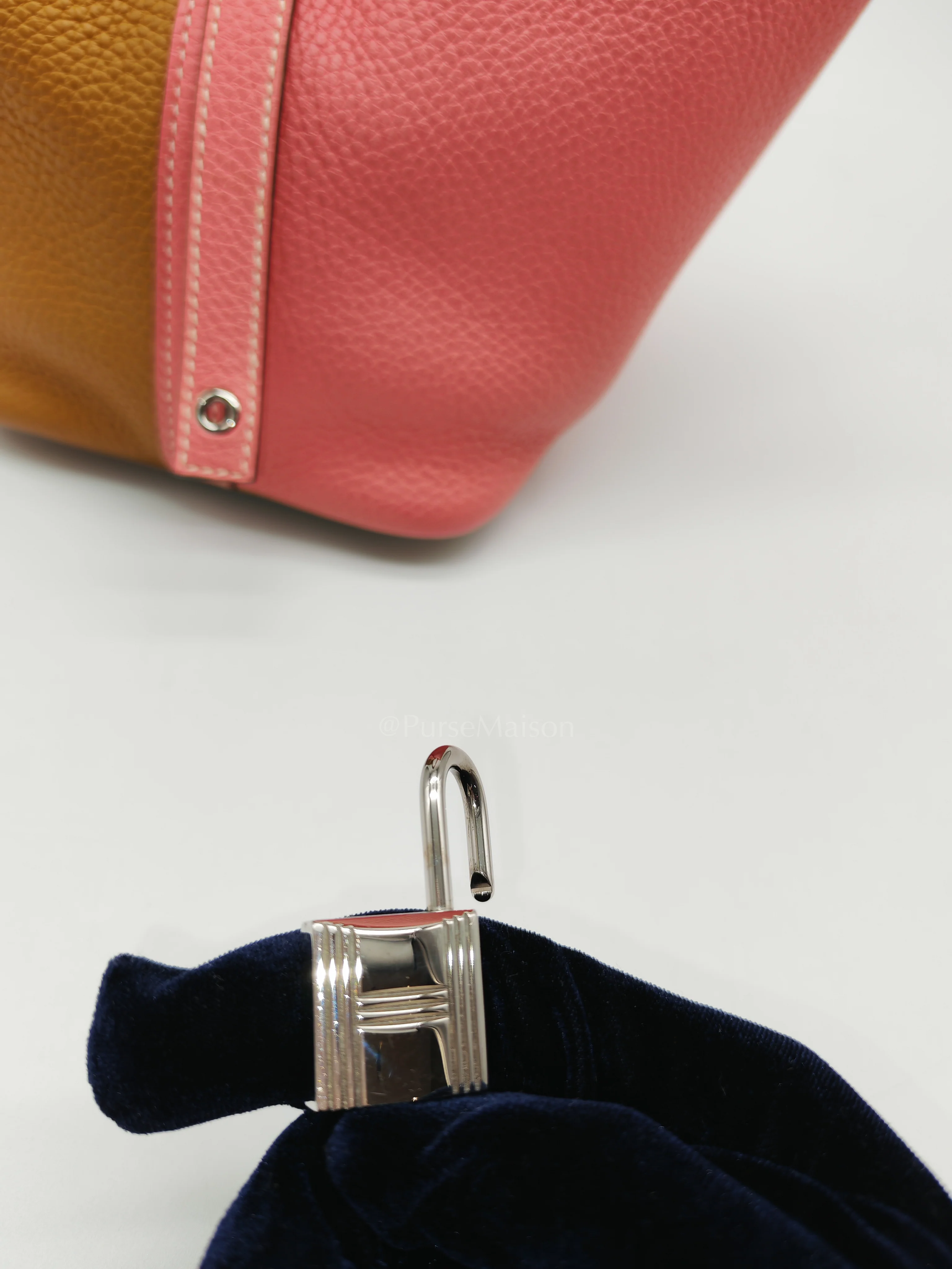 Hermes Picotin 18 Casaque in Gold and Rose Azalee Clemence Leather and Palladium Hardware Stamp Y (2020) - Image 14