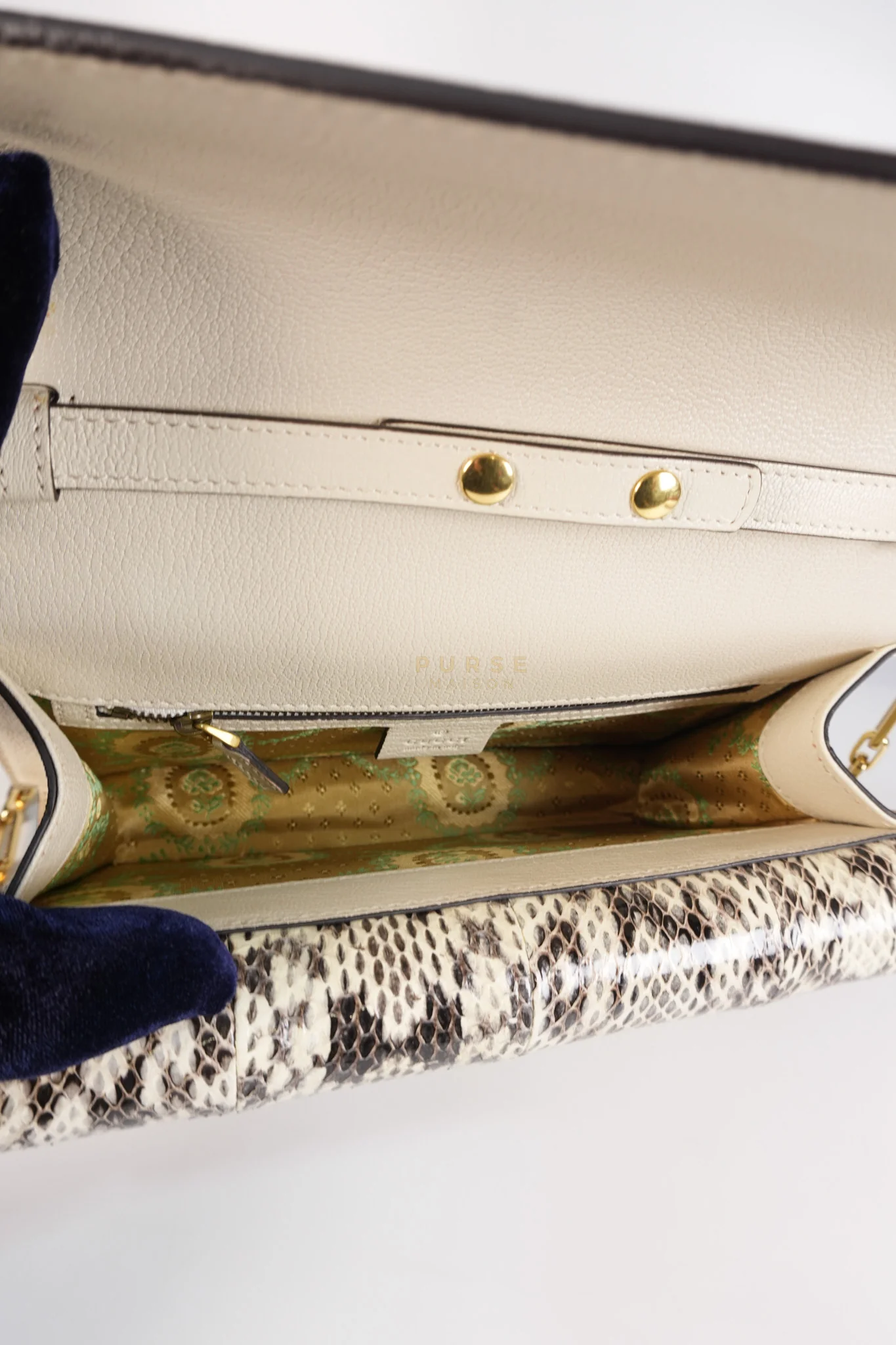 Gucci Ottilia Bee Printed Bamboo Top Handle Bag Small in Cream Leather and Snakeskin - Image 32