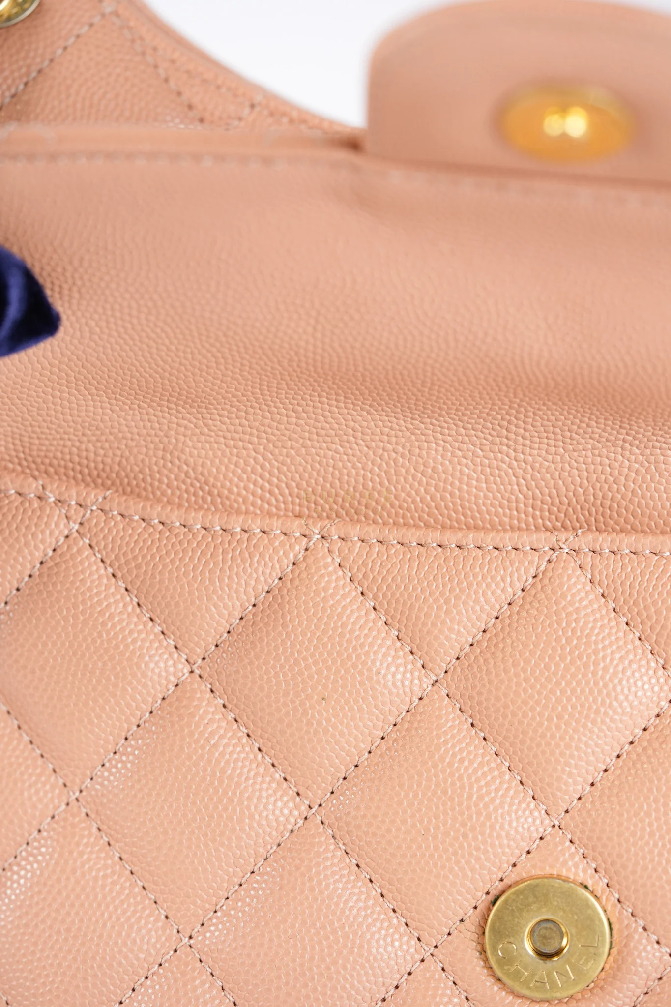 Chanel Wavy Small Hobo Caramel Caviar Leather in Aged Gold Hardware (Microchip) - Image 17