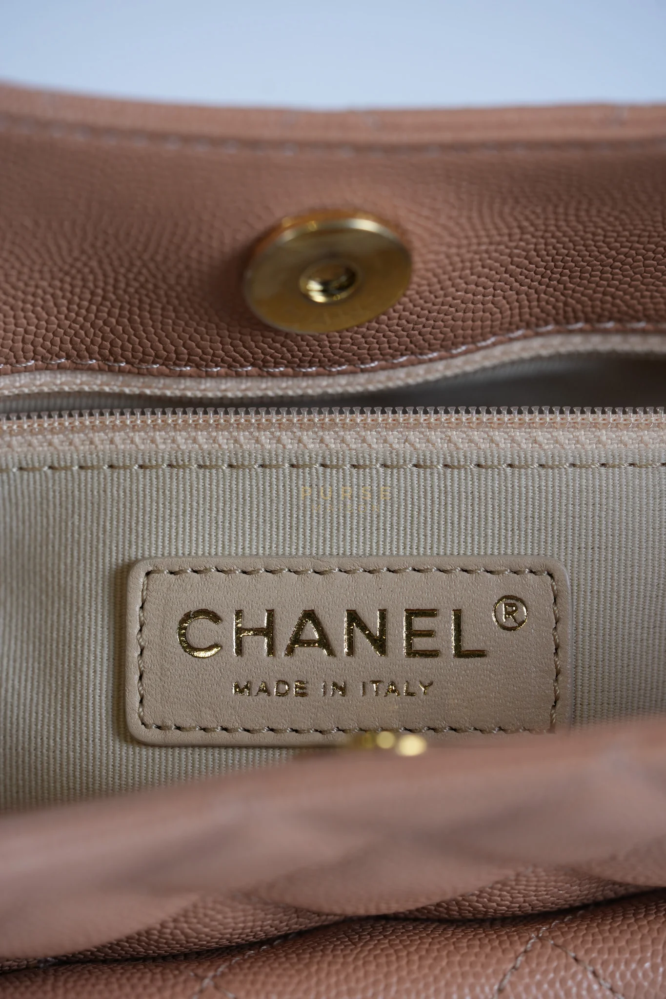 Chanel Wavy Small Hobo Caramel Caviar Leather in Aged Gold Hardware (Microchip) - Image 23