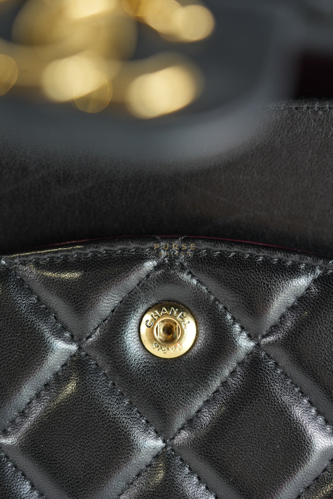 Chanel Classic Double Flap Maxi in Black Lambskin Leather and Gold Hardware Series 14 - Image 44