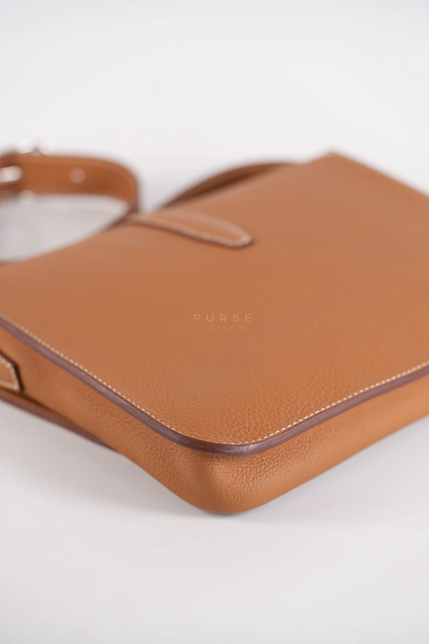 Hermes Steve Light Junior in Gold Togo Leather and Palladium Hardware Stamp Z (2021) - Image 10
