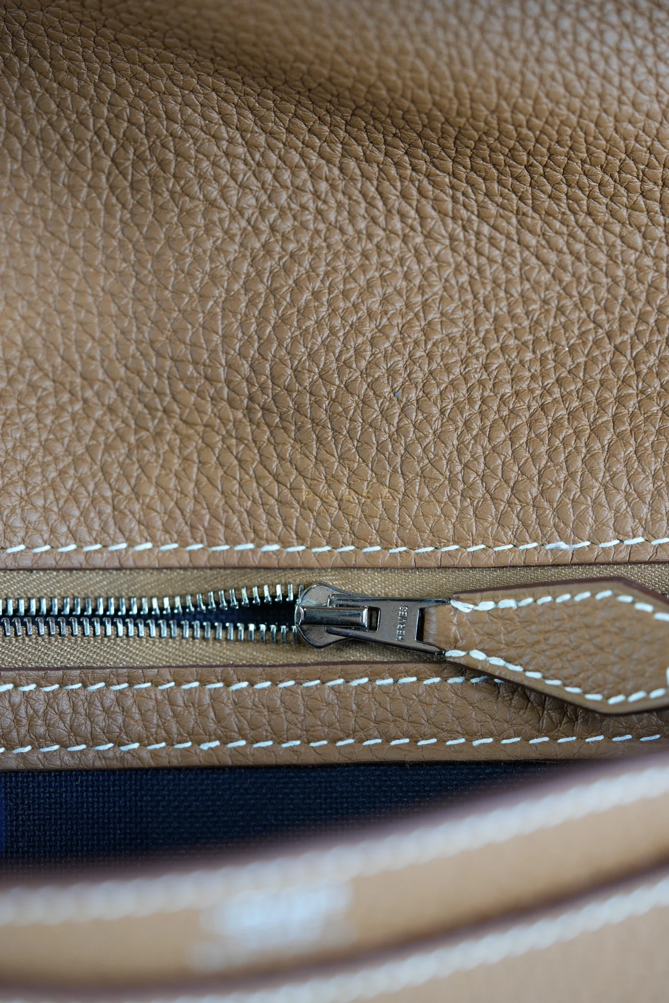 Hermes Steve Light Junior in Gold Togo Leather and Palladium Hardware Stamp Z (2021) - Image 17