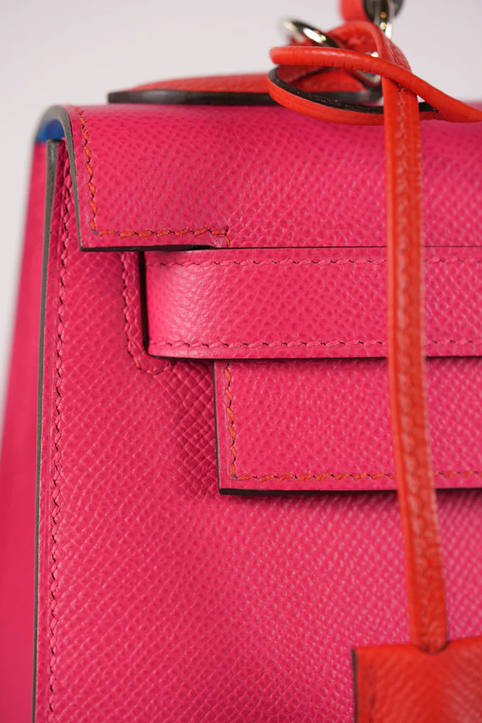 Hermes Kelly 28 Sellier in Rouge Coeur/Rose Extreme/Blue Zanzibar Epsom Leather and Palladium Hardware Stamp Z (2021) - Image 22