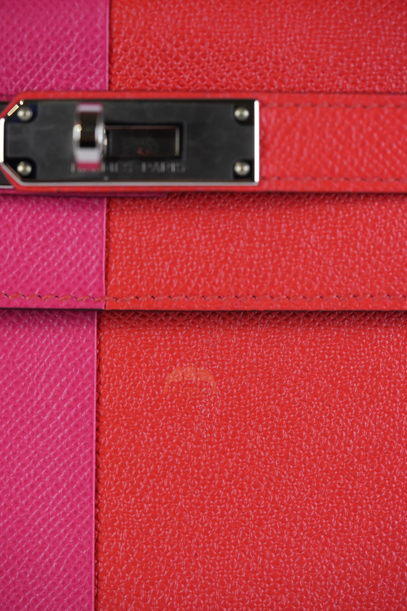 Hermes Kelly 28 Sellier in Rouge Coeur/Rose Extreme/Blue Zanzibar Epsom Leather and Palladium Hardware Stamp Z (2021) - Image 34
