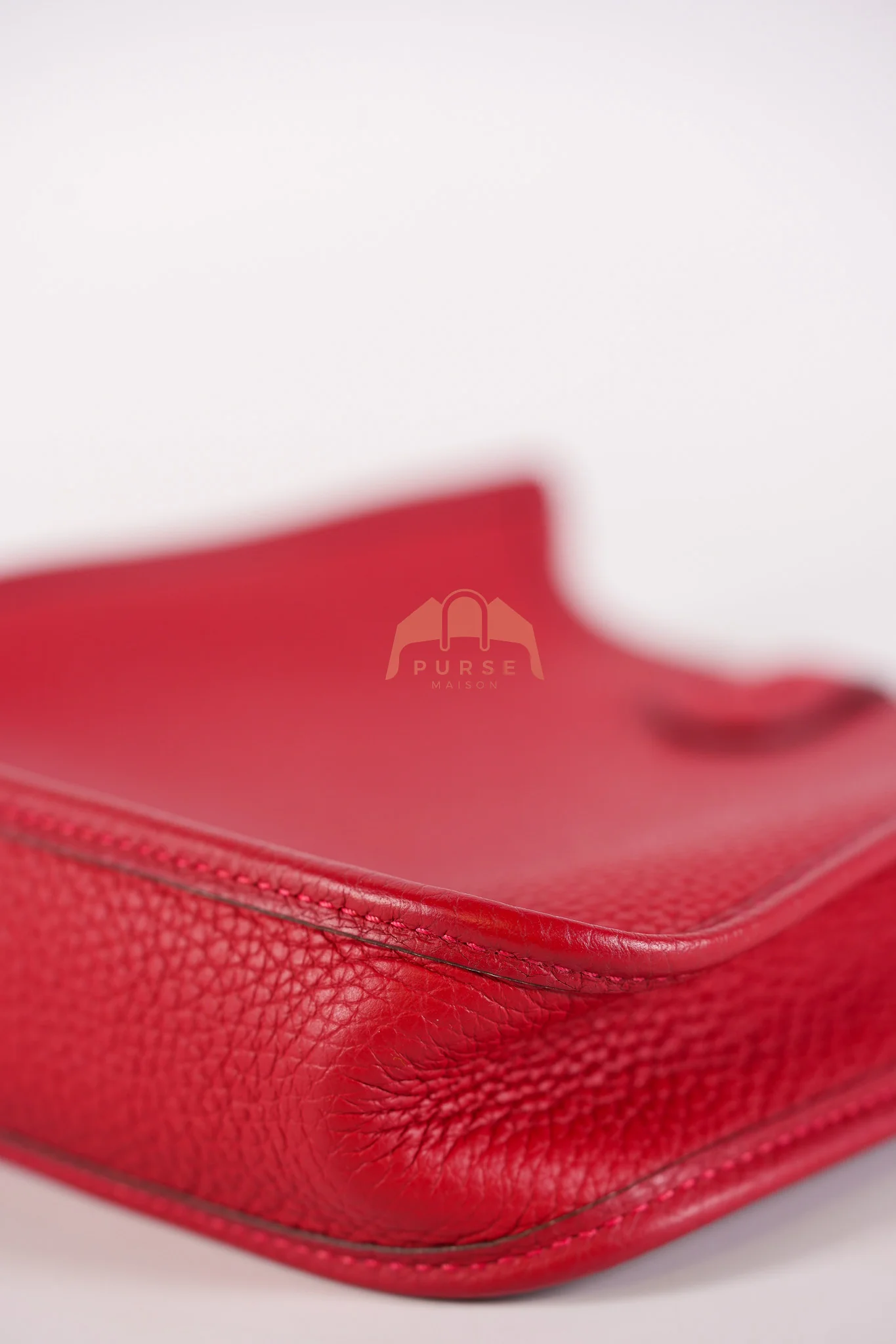 Hermes Evelyne TPM Red in Clemence Leather and Gold Hardware Stamp C (2018) - Image 11