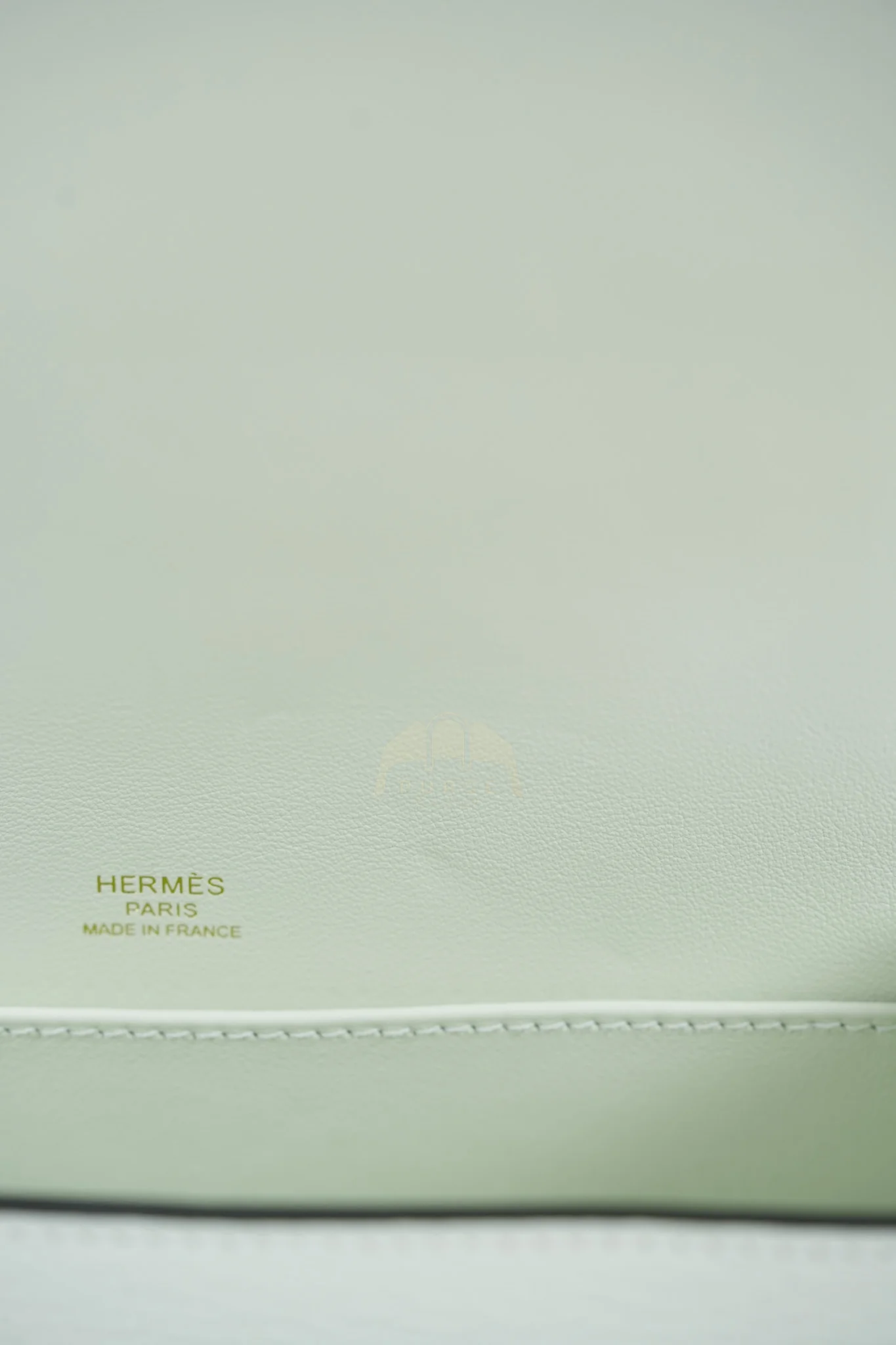 Hermes Geta Vert Fizz in Chevre Mysore Leather and Gold Hardware Stamp B (2023) - Image 27