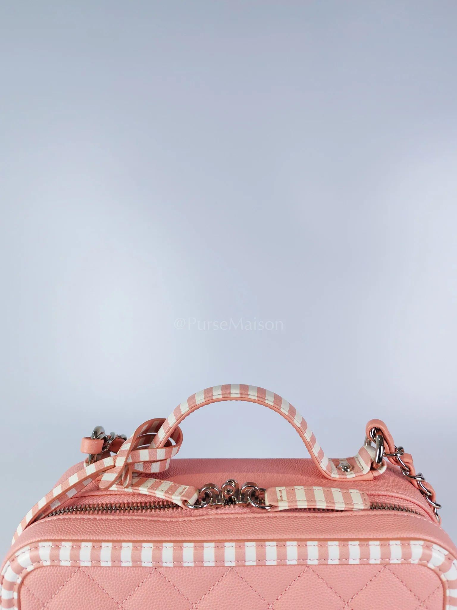 Chanel Filigree Vanity Case in Medium Pink Caviar Leather and Silver Hardware Series 26 - Image 17