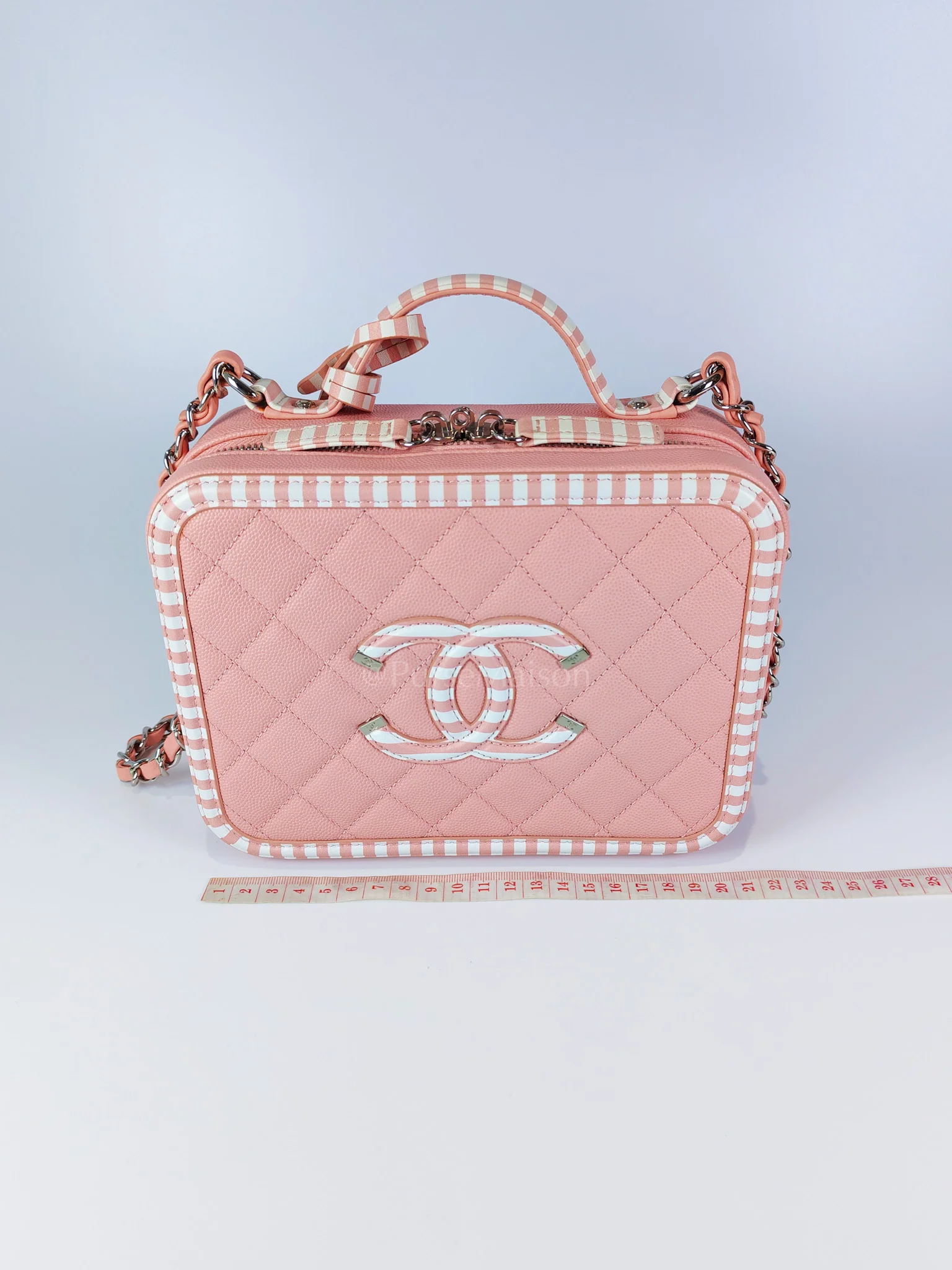 Chanel Filigree Vanity Case in Medium Pink Caviar Leather and Silver Hardware Series 26 - Image 31