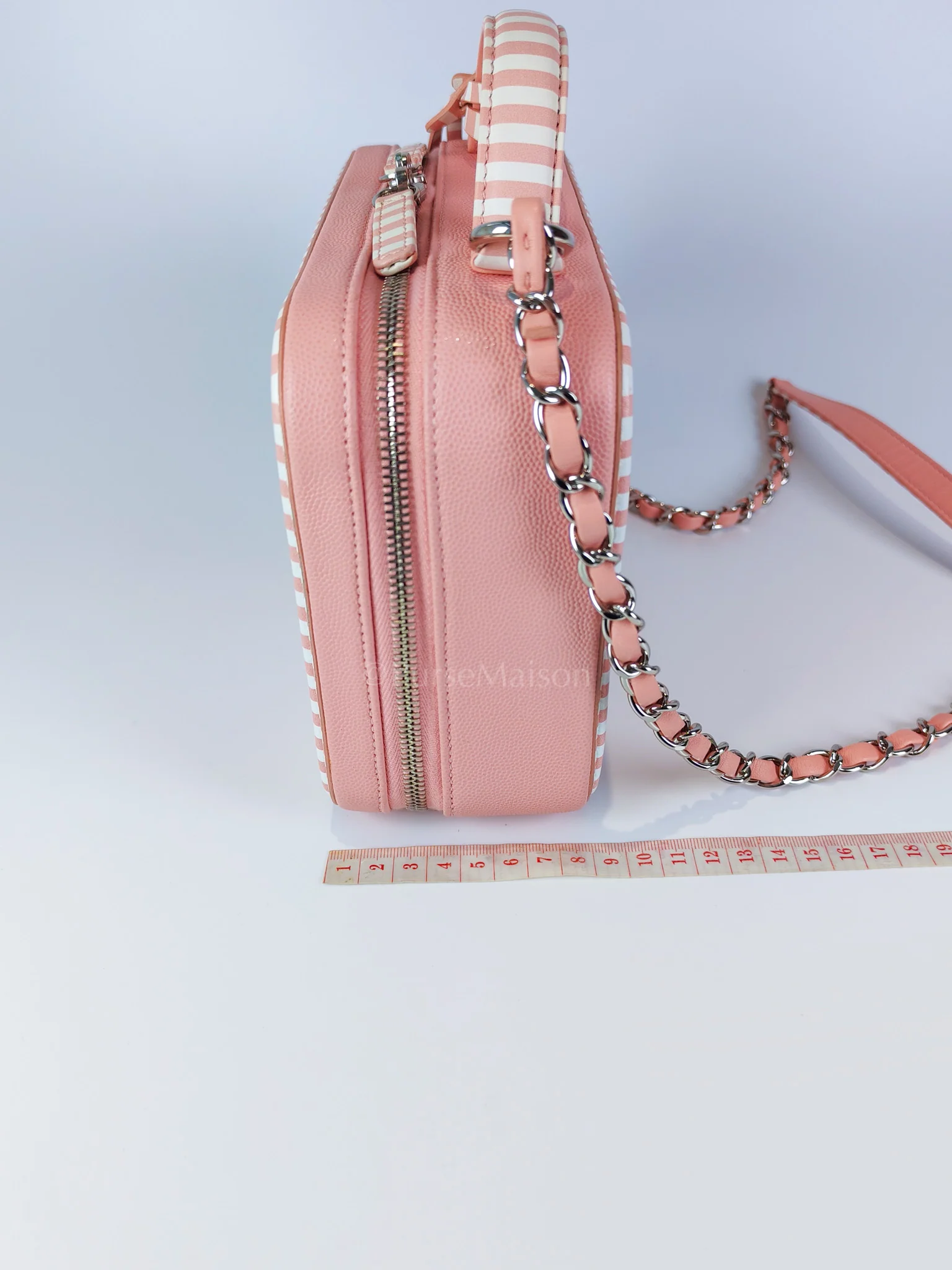 Chanel Filigree Vanity Case in Medium Pink Caviar Leather and Silver Hardware Series 26 - Image 34