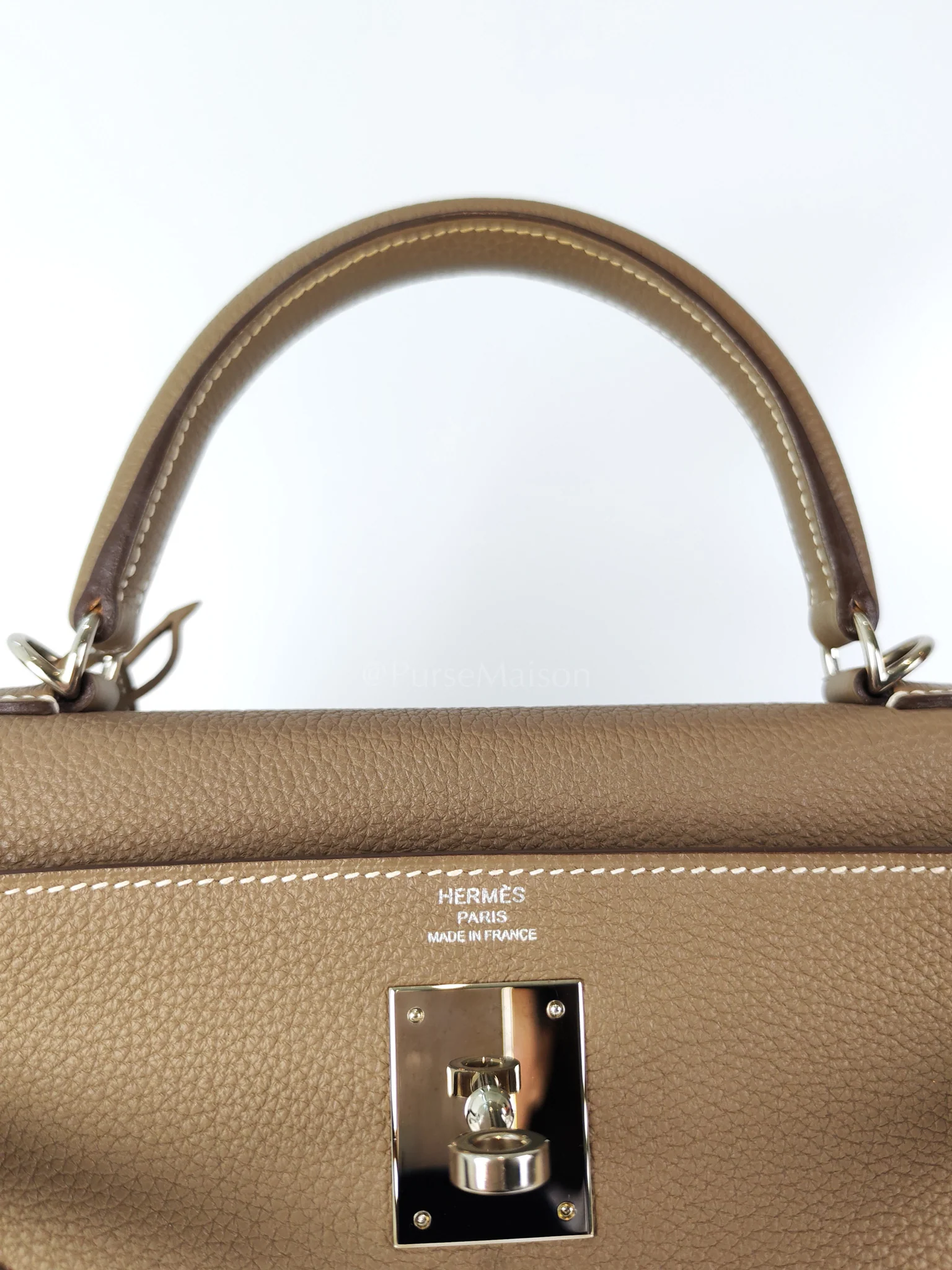 Hermes Kelly 28 Retourne in Etoupe Togo Leather and Palladium Hardware Stamp D (2019) - Image 32