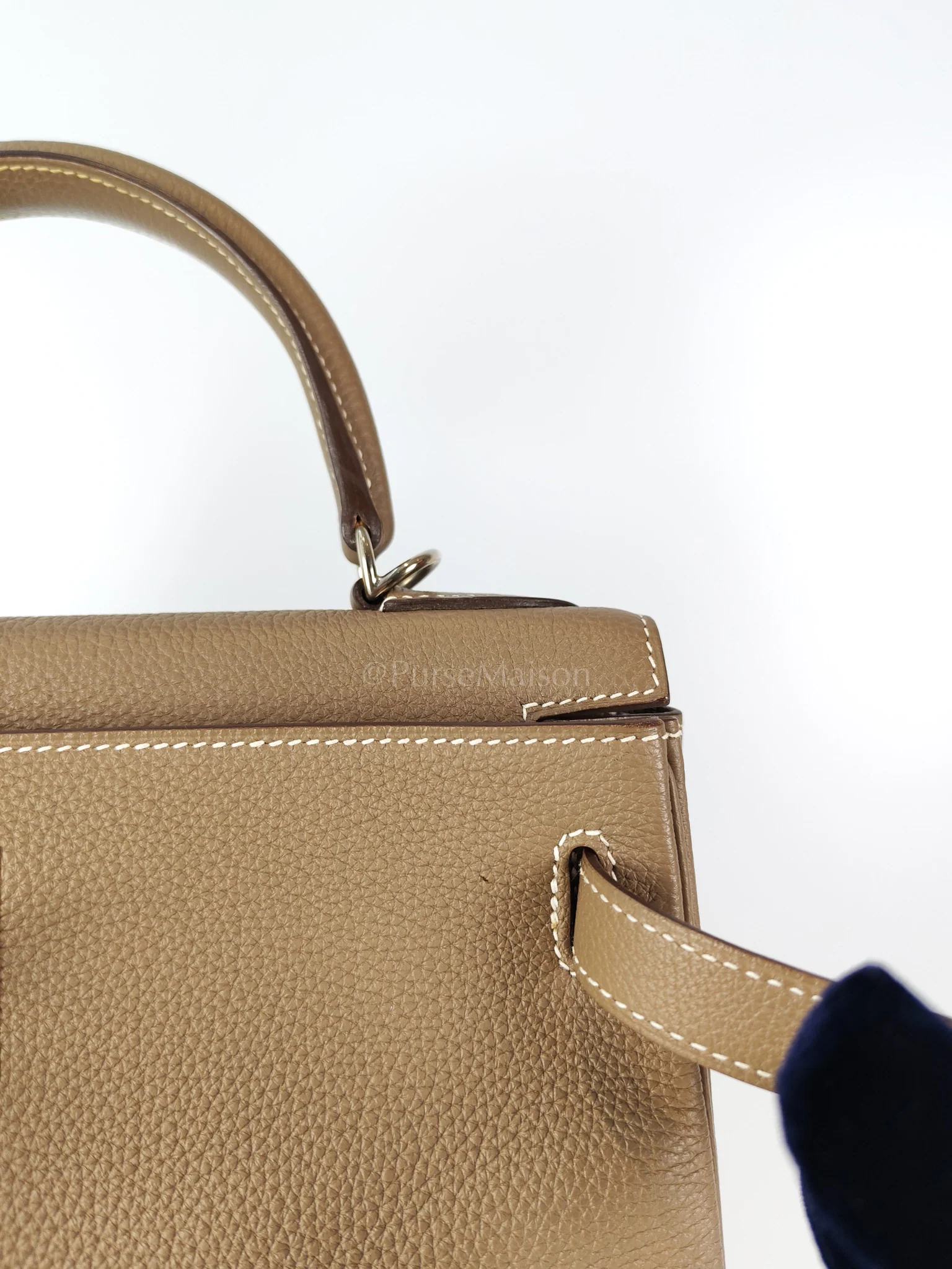 Hermes Kelly 28 Retourne in Etoupe Togo Leather and Palladium Hardware Stamp D (2019) - Image 33