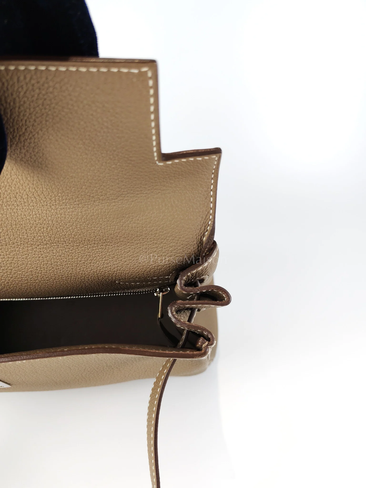Hermes Kelly 28 Retourne in Etoupe Togo Leather and Palladium Hardware Stamp D (2019) - Image 36