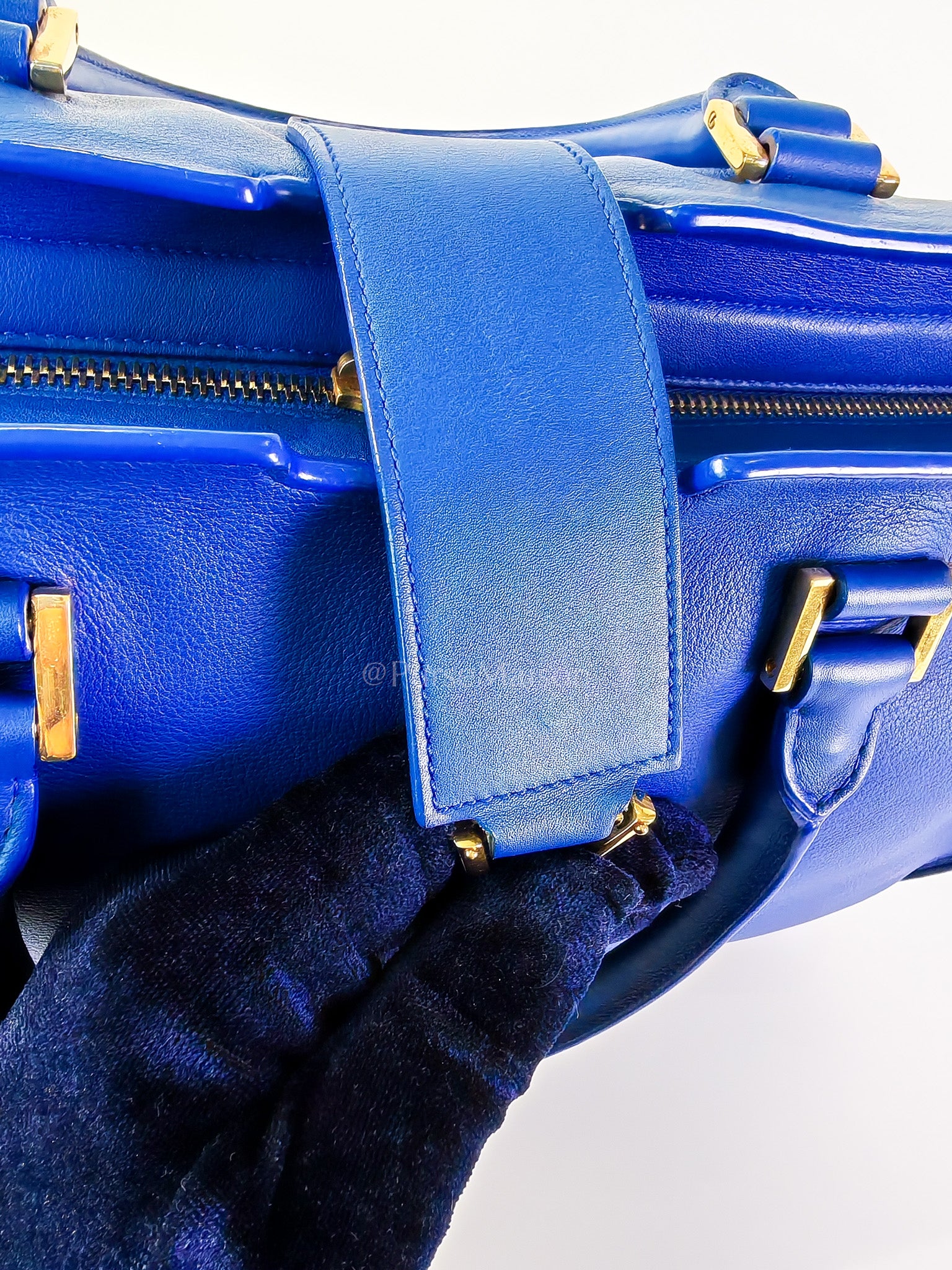 Yves Saint Laurent Cabas Handbag Large in Blue Calfskin Leather - Image 26