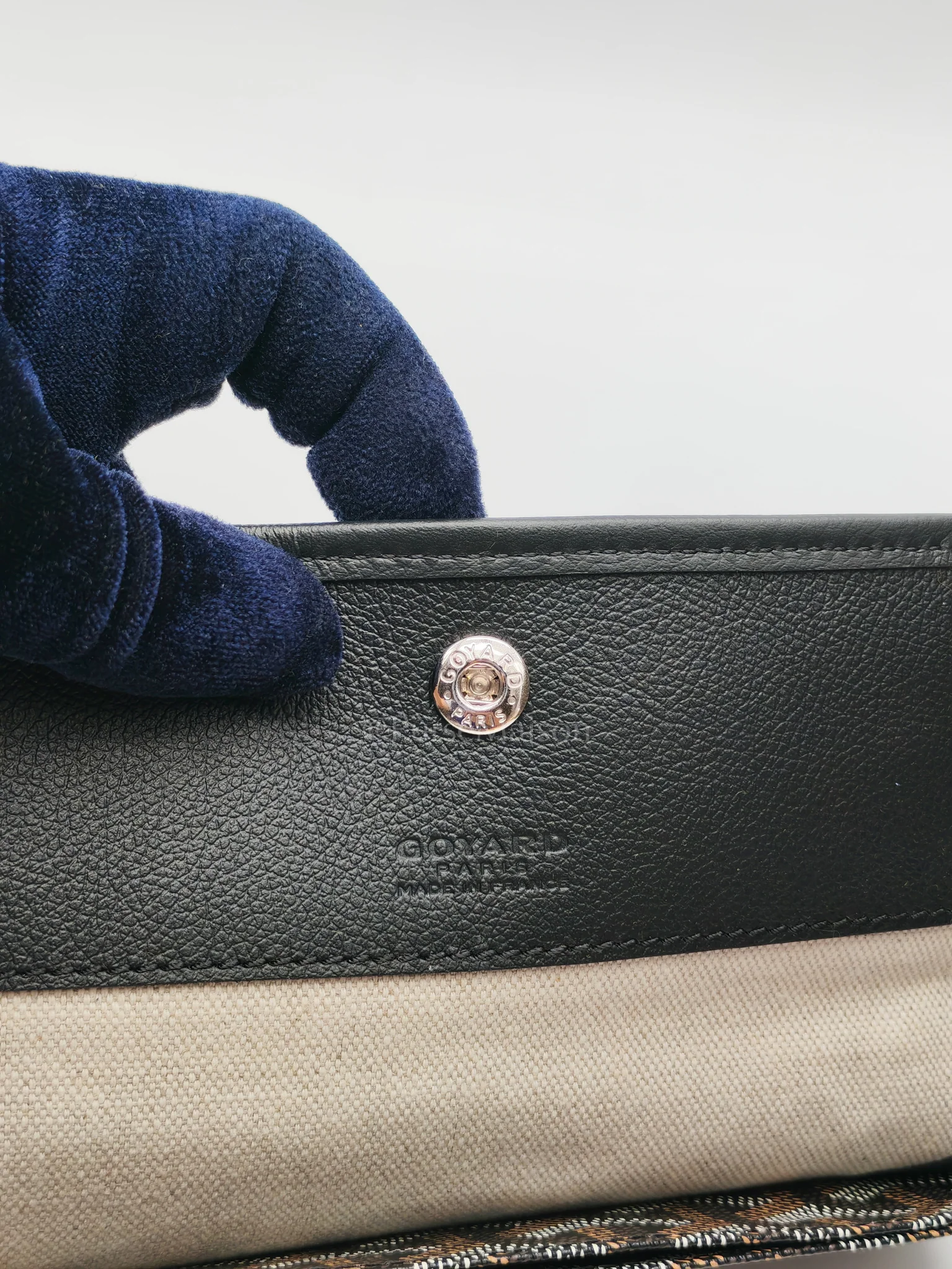 Saint Louis PM with Croc Universel Clip Charm in Noir/Black Goyardine Canvas - Image 13