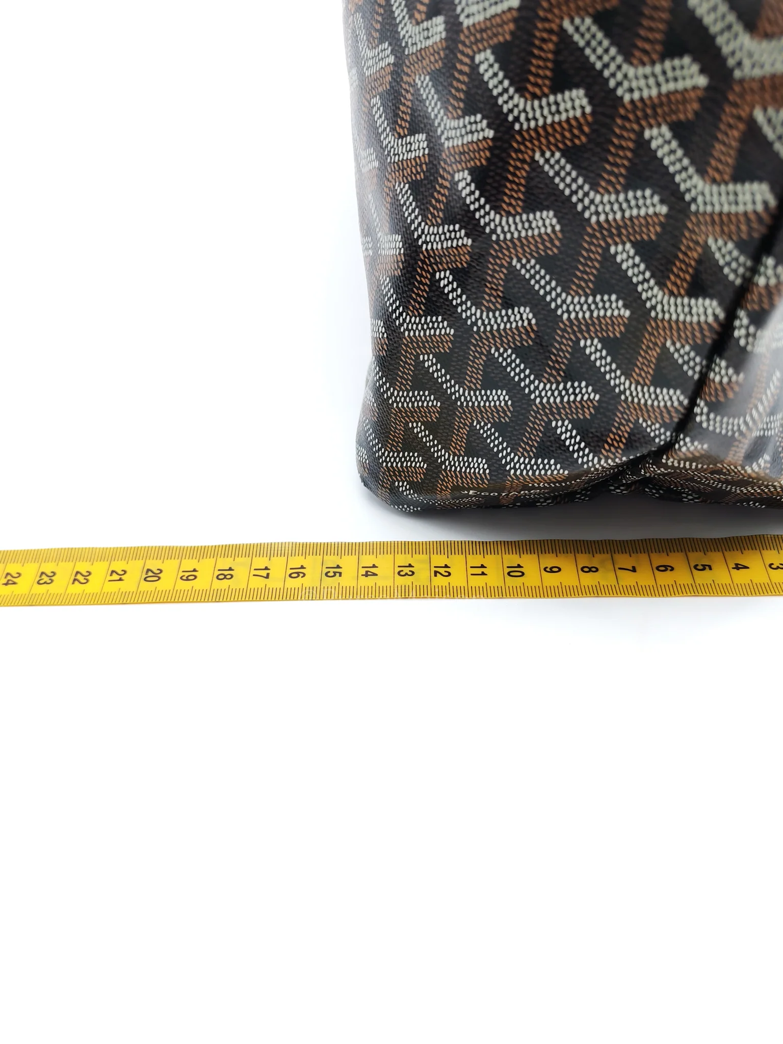 Saint Louis PM with Croc Universel Clip Charm in Noir/Black Goyardine Canvas - Image 21