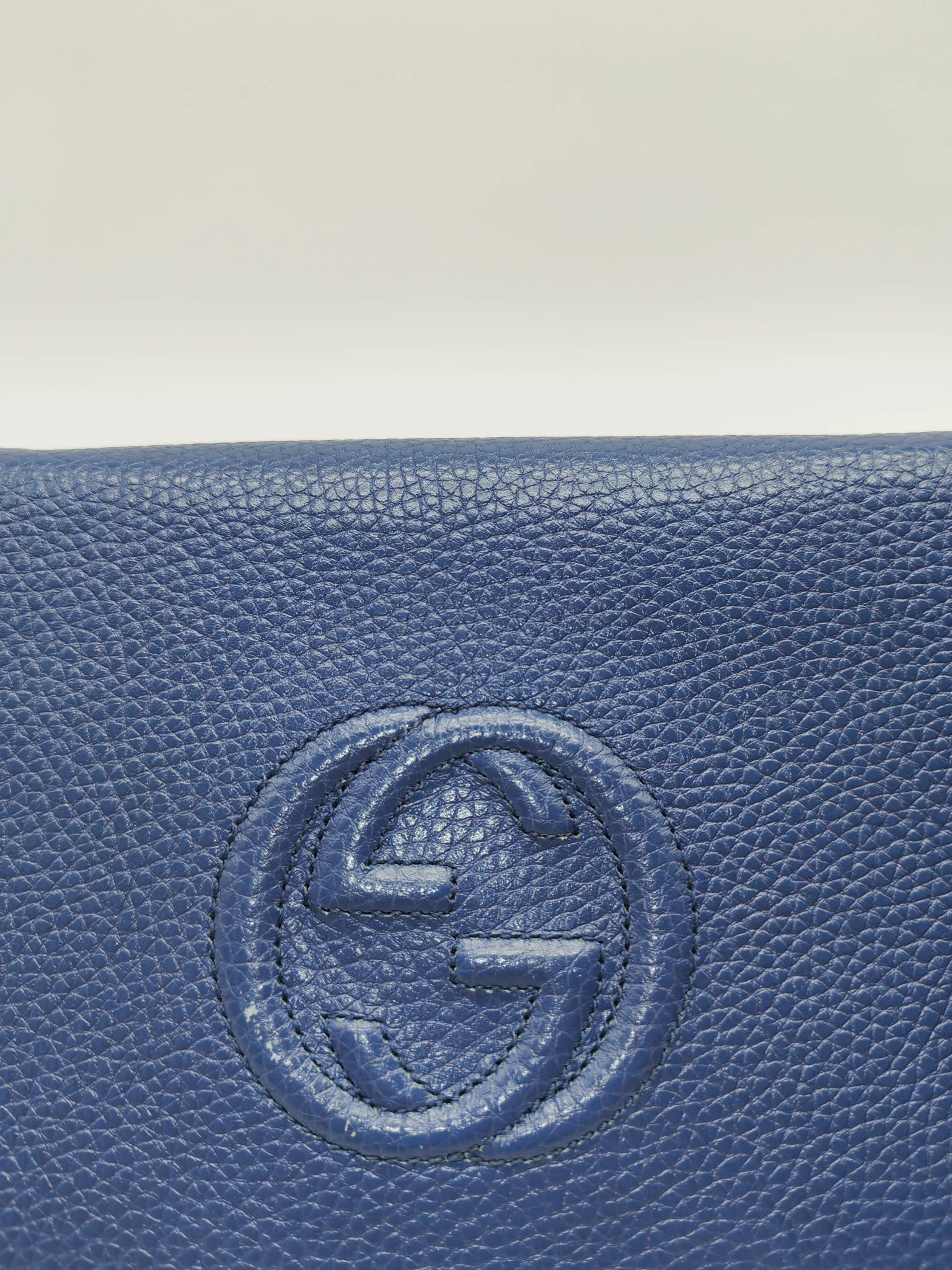 Gucci Soho Wallet on Chain in Blue Grained Leather Light Gold Hardware - Image 12