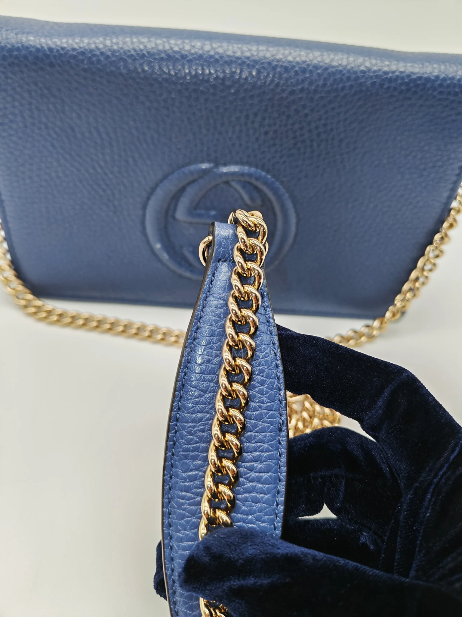 Gucci Soho Wallet on Chain in Blue Grained Leather Light Gold Hardware - Image 16