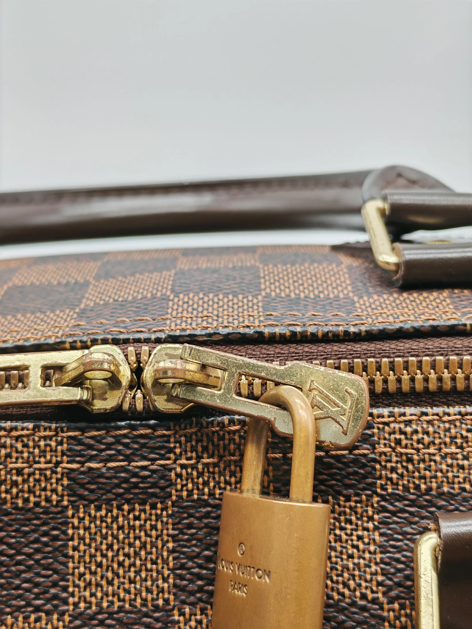 Louis Vuitton Speedy 30 Bandoullier in Damier Ebene Canvas & Gold Hardware (Datecode: CT0134) - Image 30