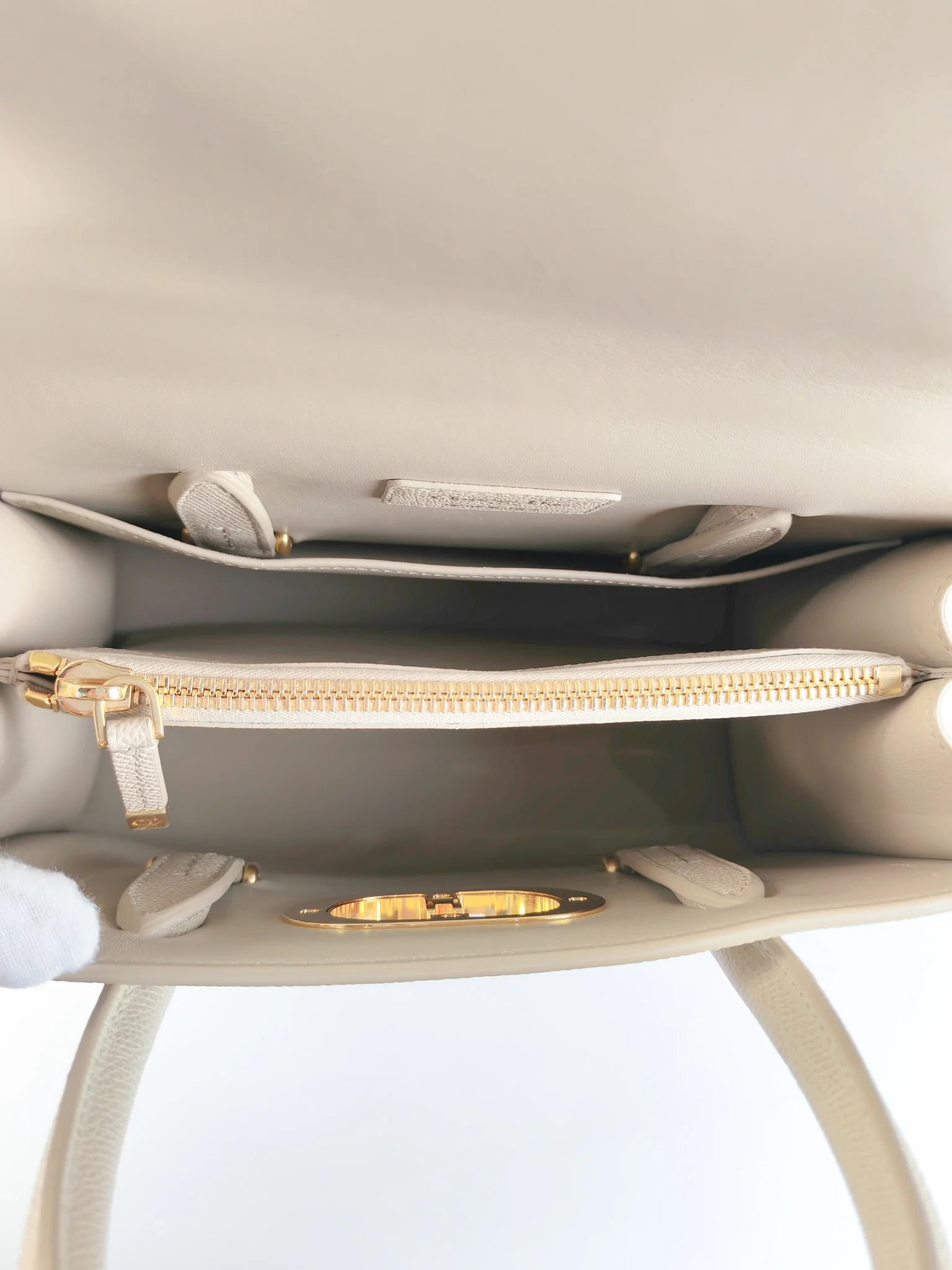 Christian Dior St Honoré Tote Bag Medium in Beige Grained Calfskin - Image 25