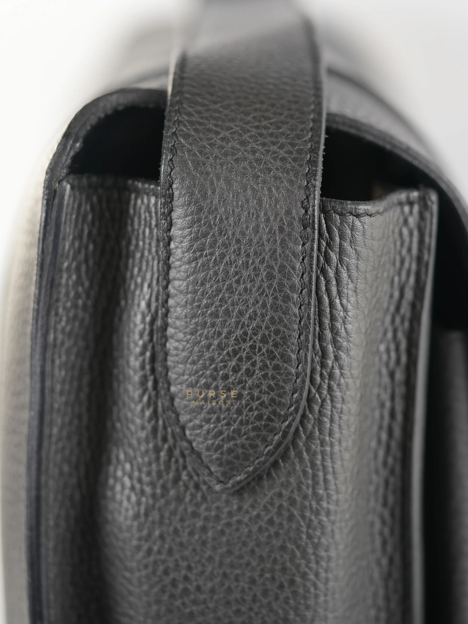 Hermes Steve Messenger 35 in Noir & Etoupe Clemence Leather Palladium Hardware Stamp X(2016) - Image 24