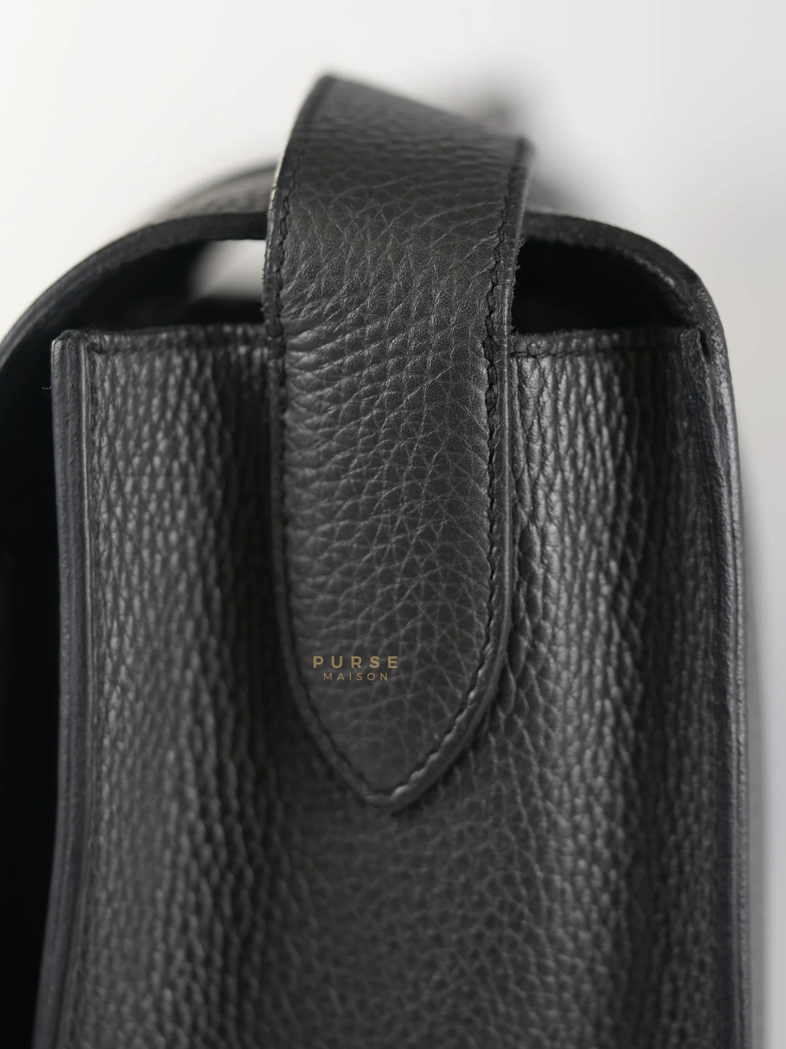 Hermes Steve Messenger 35 in Noir & Etoupe Clemence Leather Palladium Hardware Stamp X(2016) - Image 25