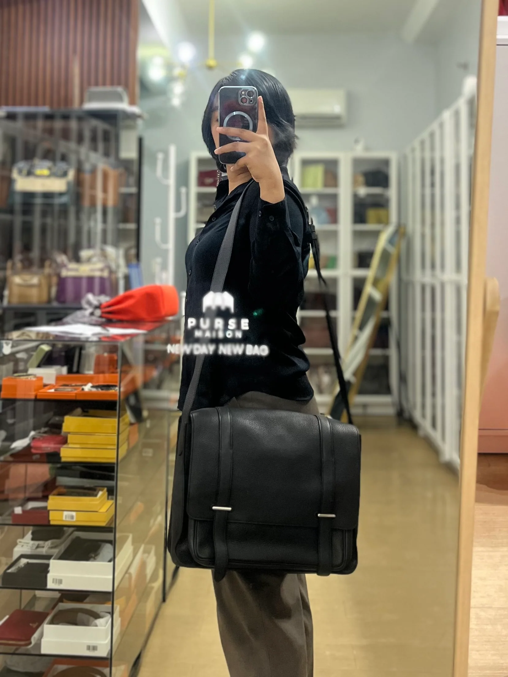 Hermes Steve Messenger 35 in Noir & Etoupe Clemence Leather Palladium Hardware Stamp X(2016) - Image 49