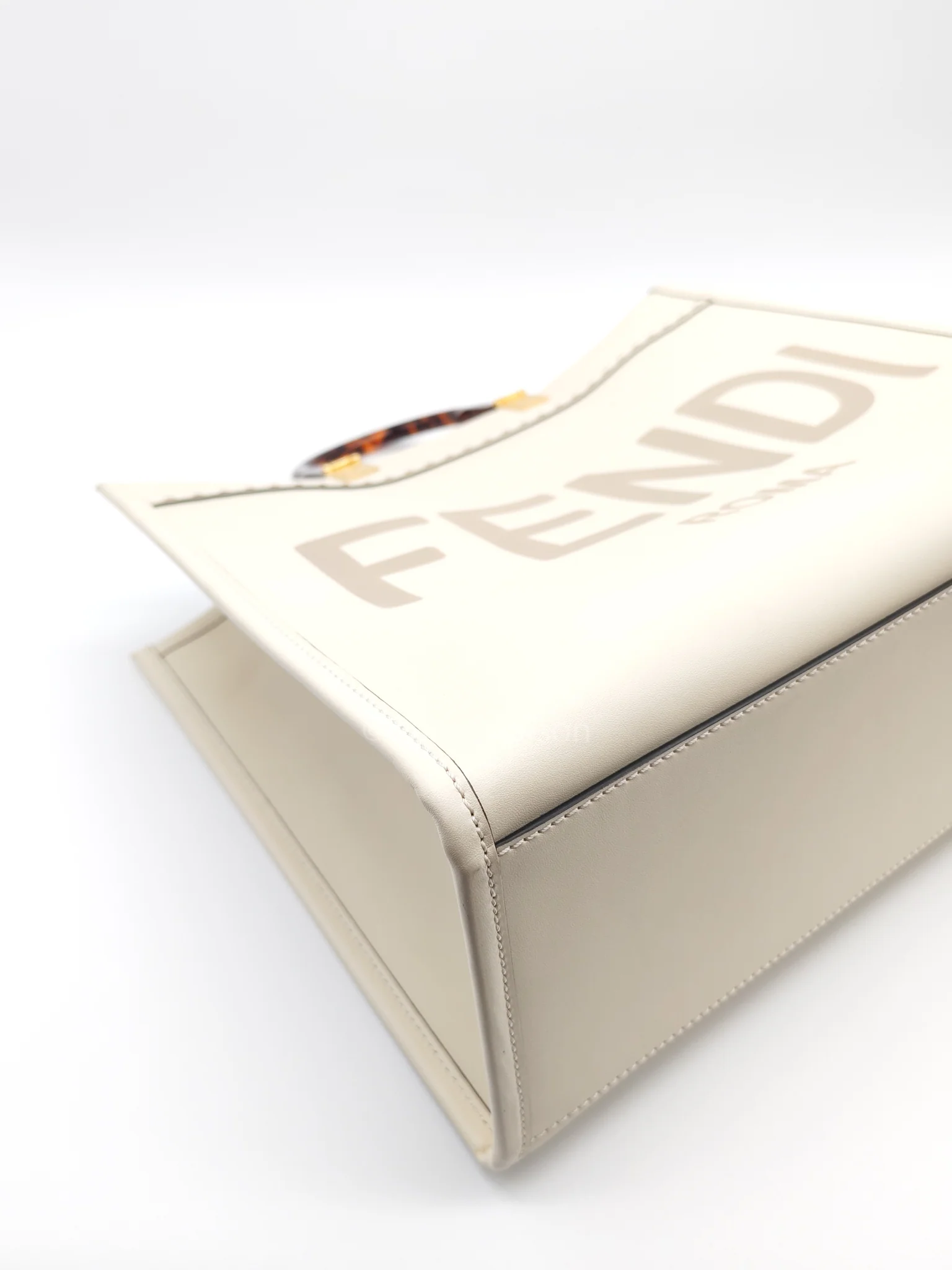 Fendi Sunshine Medium in White Smooth Calfskin Leather Tote Bag - Image 8