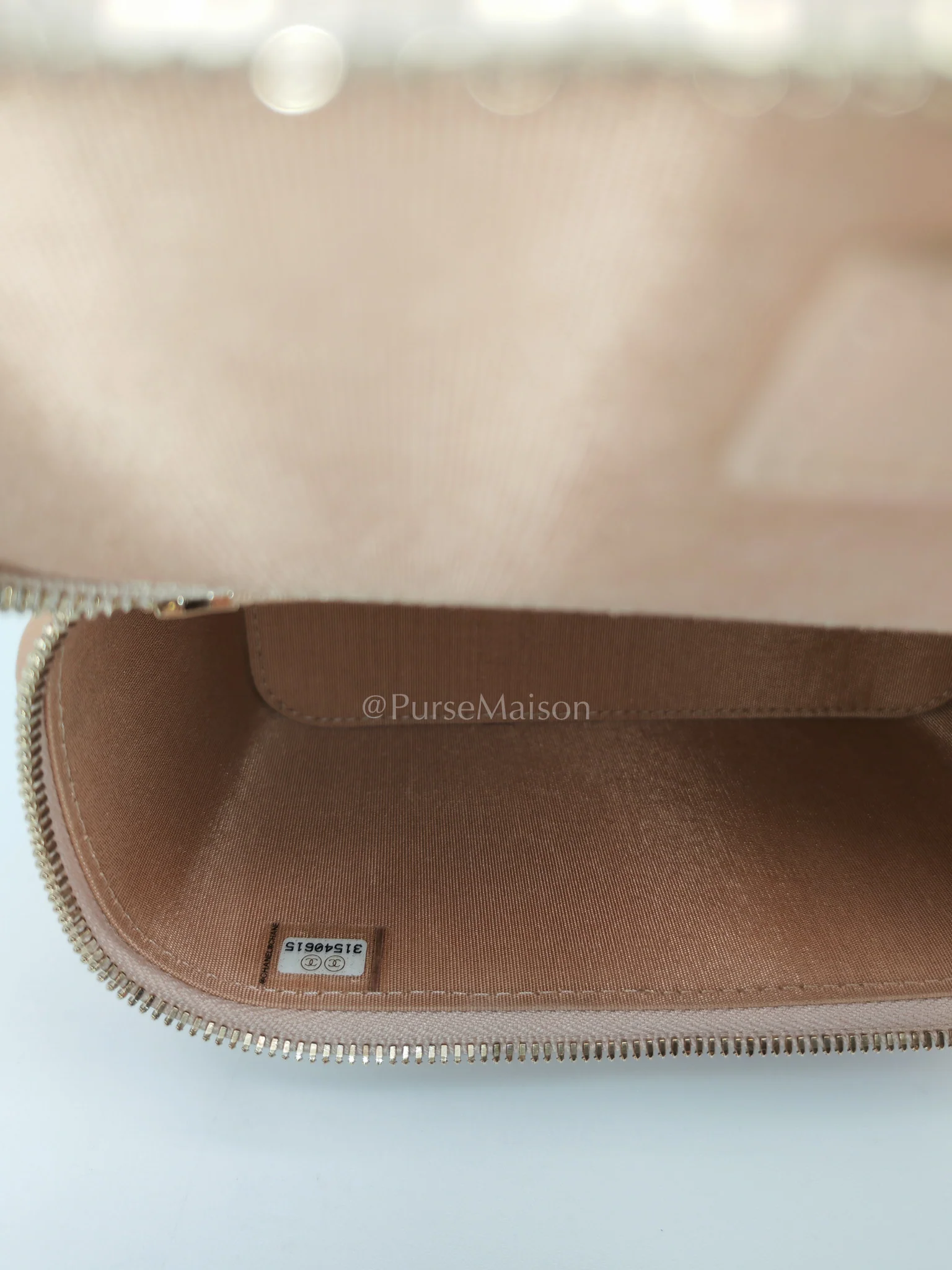 Chanel Vanity Case Top Handle Beige in Quilted Lambskin Leather and Aged Gold Hardware Series 31 - Image 25