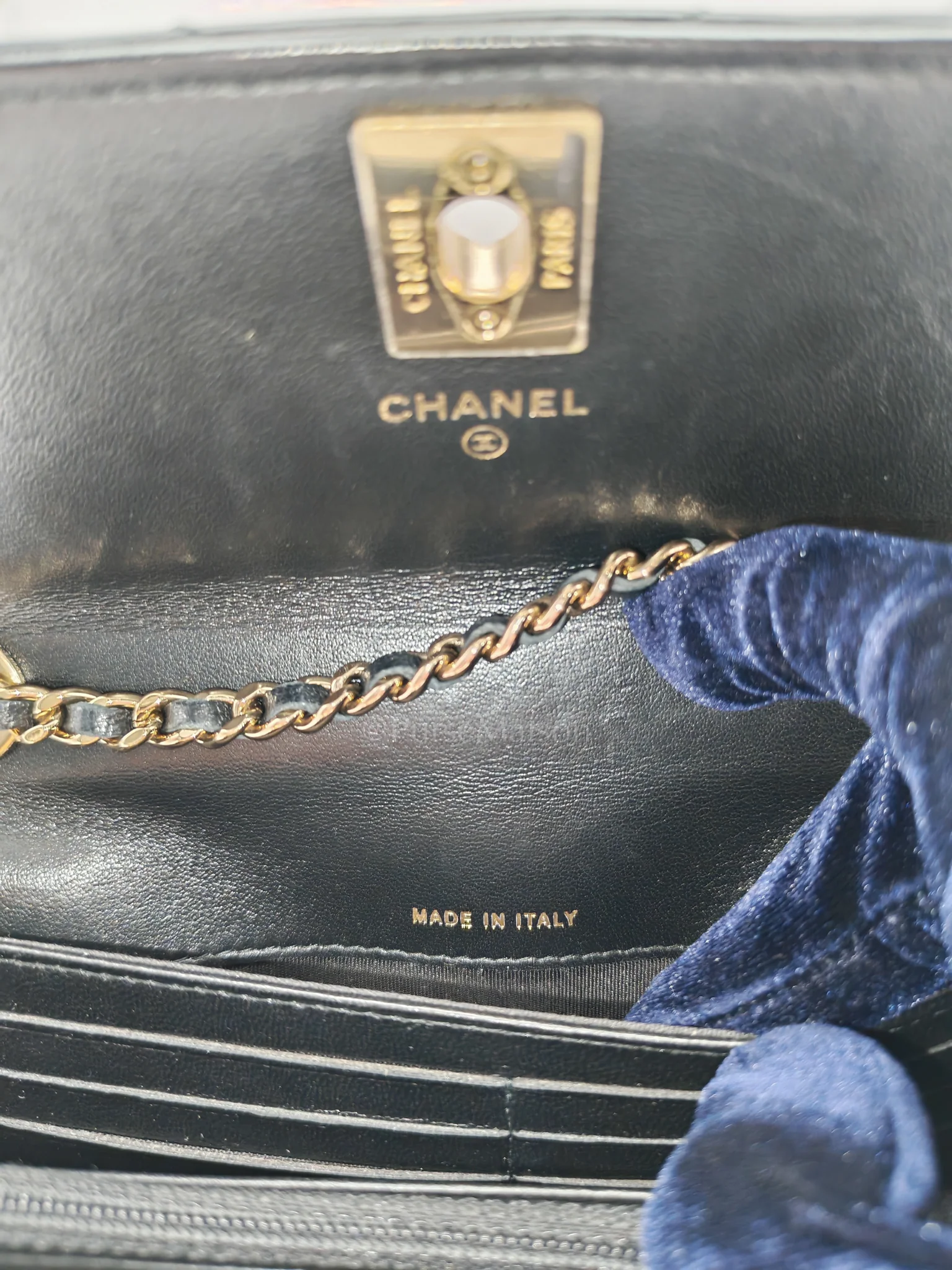 Chanel Trendy Wallet on Chain(WOC) Black Lambskin Leather in Light Gold Hardware (Series 25****00) - Image 25
