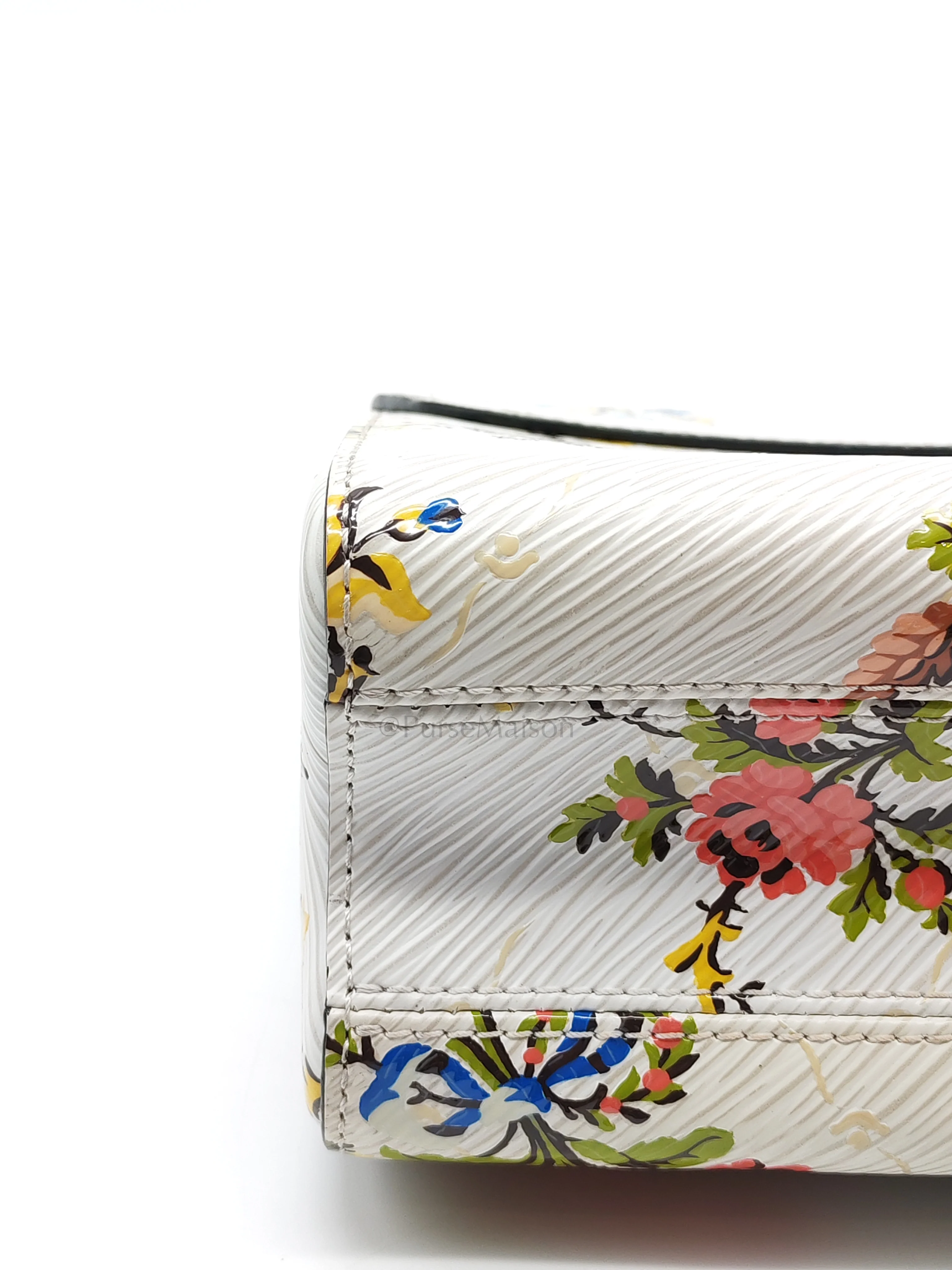 Louis Vuitton Twist Lock MM in White Romantic Blossom Epi Leather & Gold Hardware (Date Code: SR0138) - Image 13