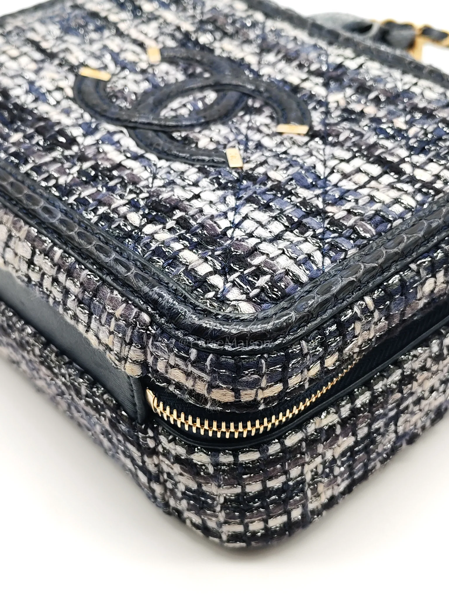 Chanel Vanity Case Filigree Medium in Navy Tweed Python Aged Gold Hardware (Series 25) - Image 10