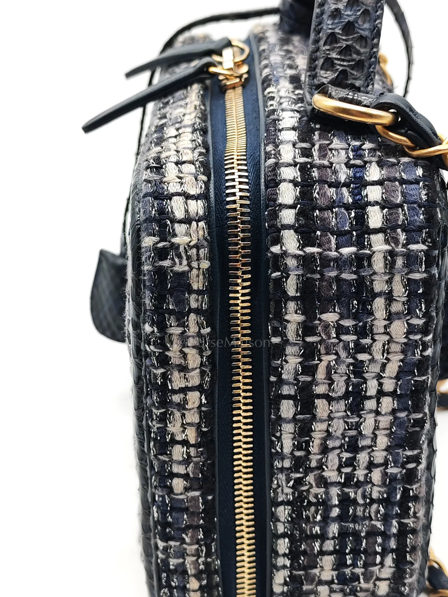 Chanel Vanity Case Filigree Medium in Navy Tweed Python Aged Gold Hardware (Series 25) - Image 16