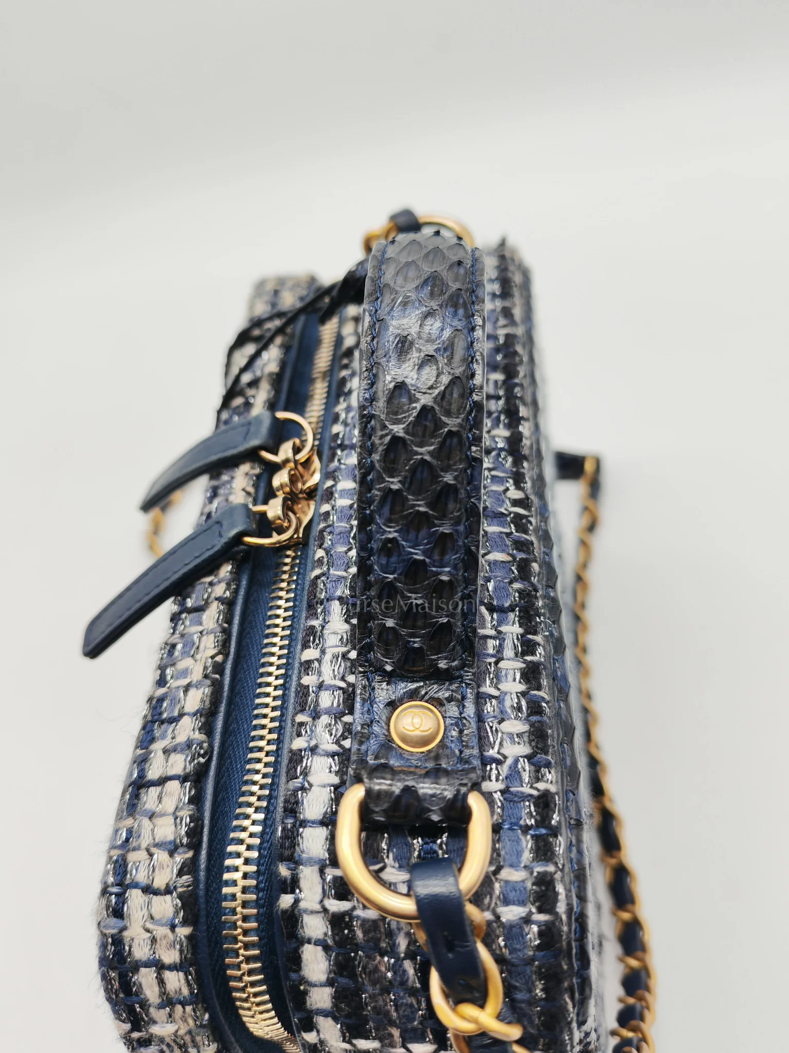 Chanel Vanity Case Filigree Medium in Navy Tweed Python Aged Gold Hardware (Series 25) - Image 20