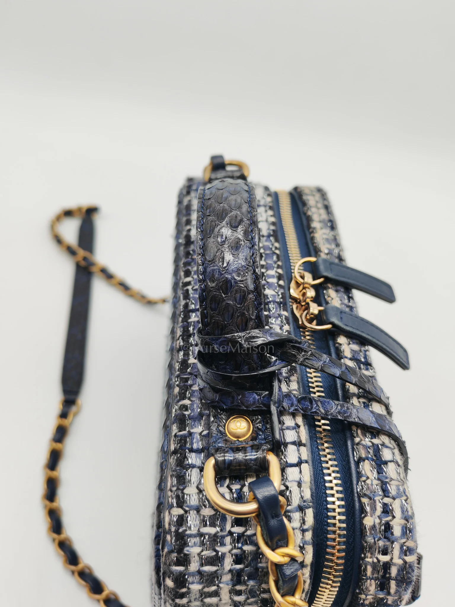Chanel Vanity Case Filigree Medium in Navy Tweed Python Aged Gold Hardware (Series 25) - Image 21