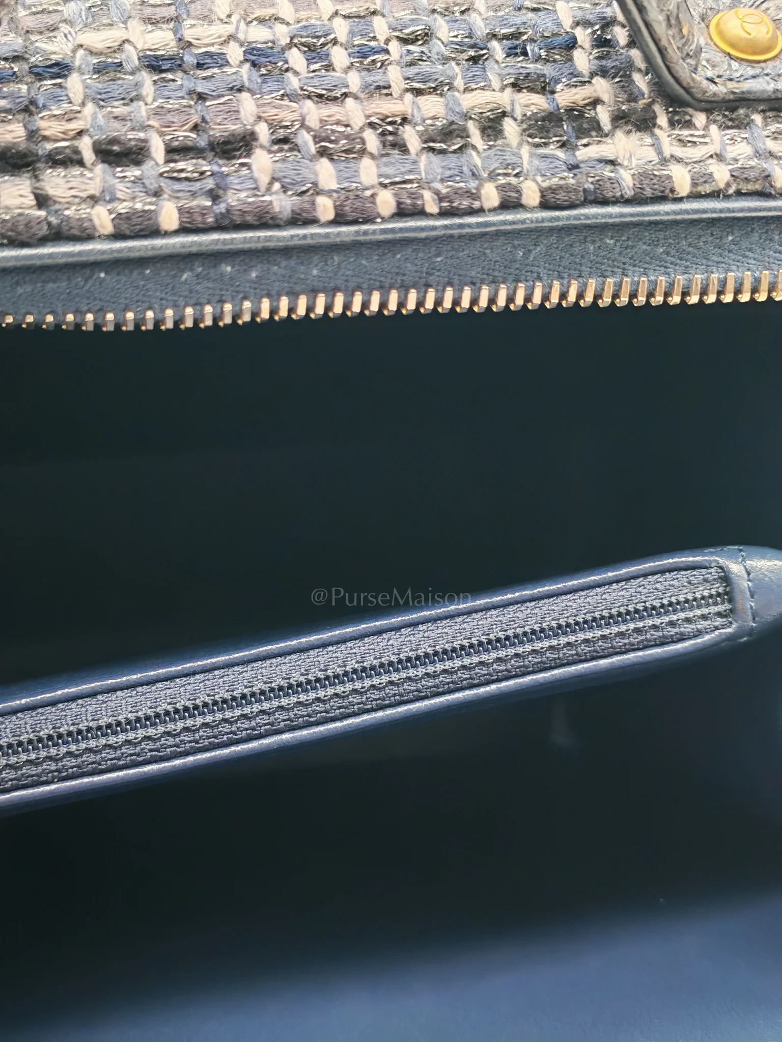 Chanel Vanity Case Filigree Medium in Navy Tweed Python Aged Gold Hardware (Series 25) - Image 23