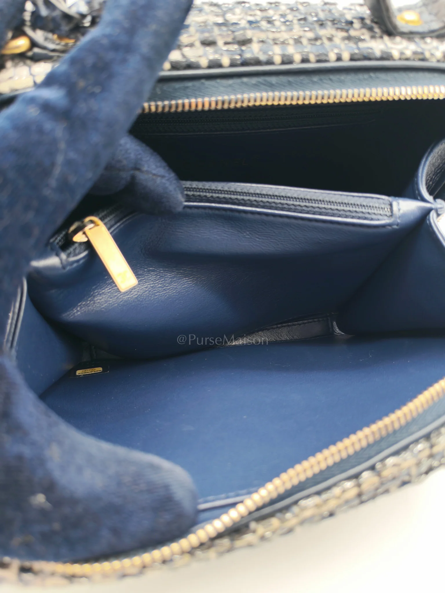 Chanel Vanity Case Filigree Medium in Navy Tweed Python Aged Gold Hardware (Series 25) - Image 24