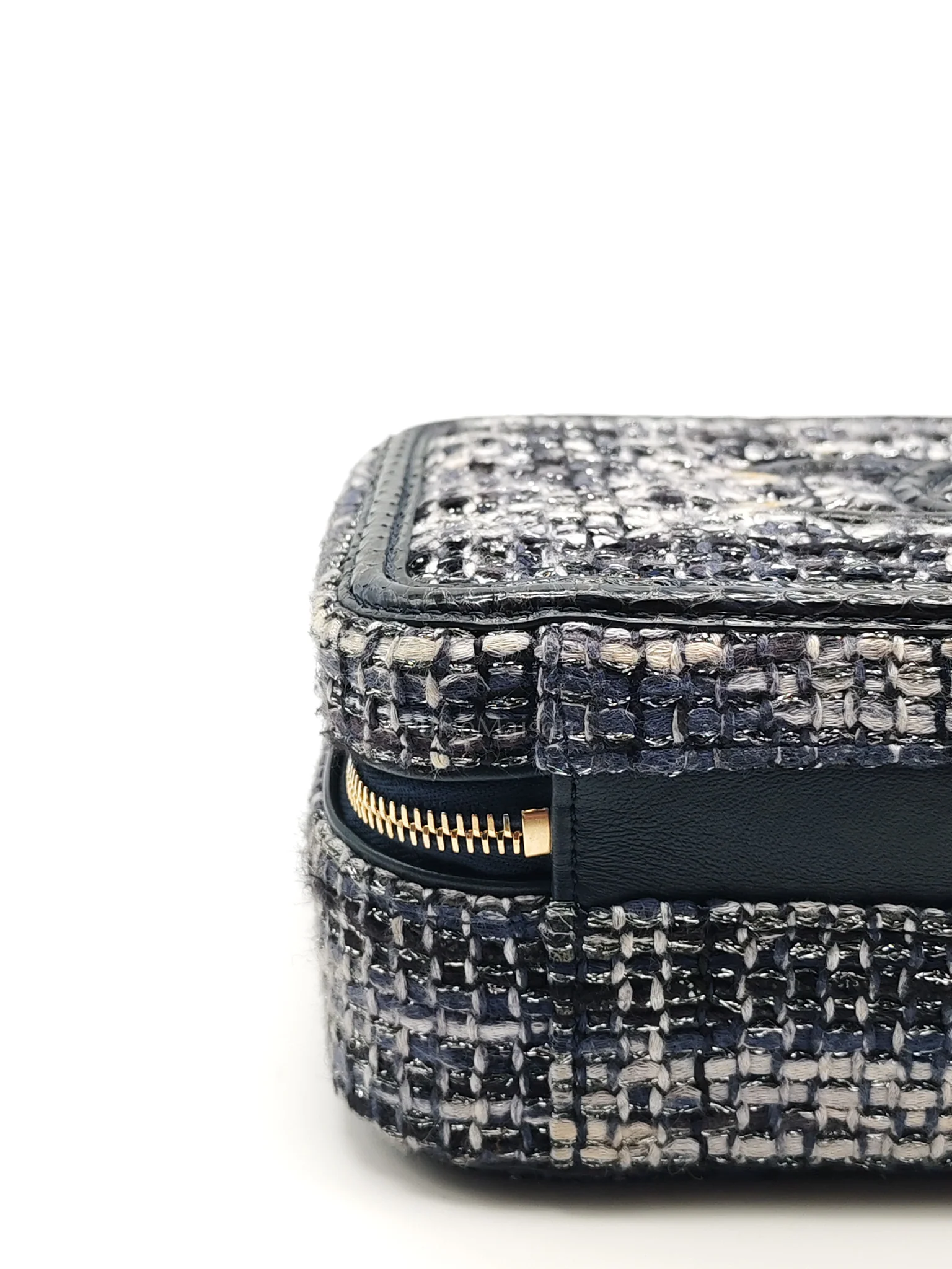 Chanel Vanity Case Filigree Medium in Navy Tweed Python Aged Gold Hardware (Series 25) - Image 9